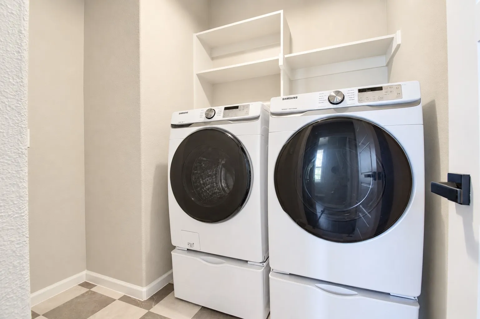Single Family Residence For Sale in Tarrant County , 10208 Hanks Creek Road, Fort Worth, Texas 76126, 5 Bedroom, 3 Bathroom, 2 Garage spaces, 2,740 Sqft, built in 2020, mls#21403220, Real Estate Agent in Fort Worth, Homes For Sale in Tarrant county, Homes For Sale in Fort Worth, Realtor in Fort Worth Texas, Real Estate Brokerage Independent Realty Texas, Luminita Cordes Realtor
