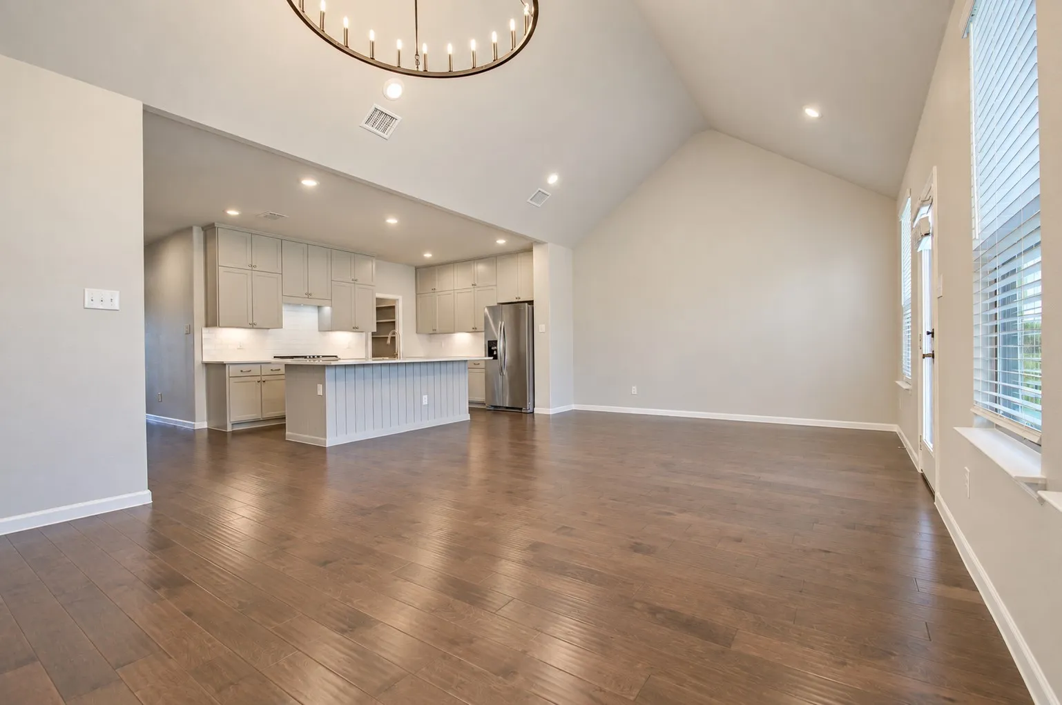 Single Family Residence For Sale in Tarrant County , 10208 Hanks Creek Road, Fort Worth, Texas 76126, 5 Bedroom, 3 Bathroom, 2 Garage spaces, 2,740 Sqft, built in 2020, mls#21403220, Real Estate Agent in Fort Worth, Homes For Sale in Tarrant county, Homes For Sale in Fort Worth, Realtor in Fort Worth Texas, Real Estate Brokerage Independent Realty Texas, Luminita Cordes Realtor