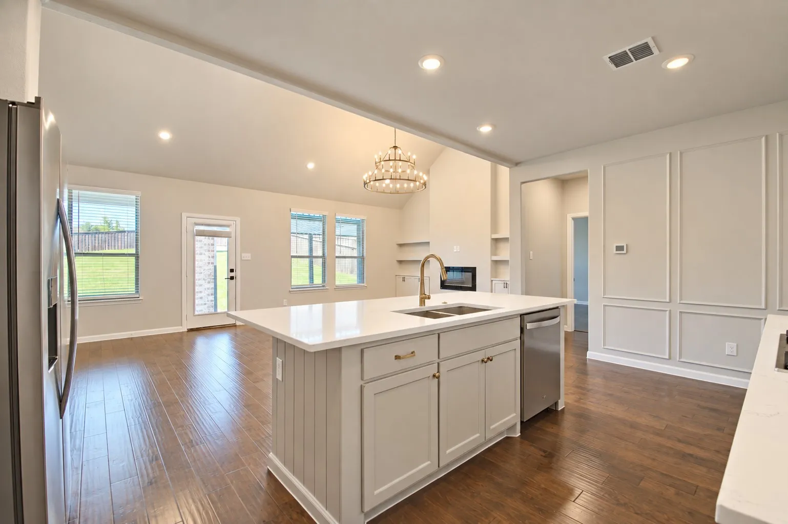 Single Family Residence For Sale in Tarrant County , 10208 Hanks Creek Road, Fort Worth, Texas 76126, 5 Bedroom, 3 Bathroom, 2 Garage spaces, 2,740 Sqft, built in 2020, mls#21403220, Real Estate Agent in Fort Worth, Homes For Sale in Tarrant county, Homes For Sale in Fort Worth, Realtor in Fort Worth Texas, Real Estate Brokerage Independent Realty Texas, Luminita Cordes Realtor