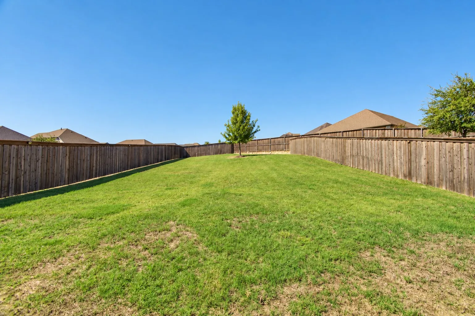 Single Family Residence For Sale in Tarrant County , 10208 Hanks Creek Road, Fort Worth, Texas 76126, 5 Bedroom, 3 Bathroom, 2 Garage spaces, 2,740 Sqft, built in 2020, mls#21403220, Real Estate Agent in Fort Worth, Homes For Sale in Tarrant county, Homes For Sale in Fort Worth, Realtor in Fort Worth Texas, Real Estate Brokerage Independent Realty Texas, Luminita Cordes Realtor