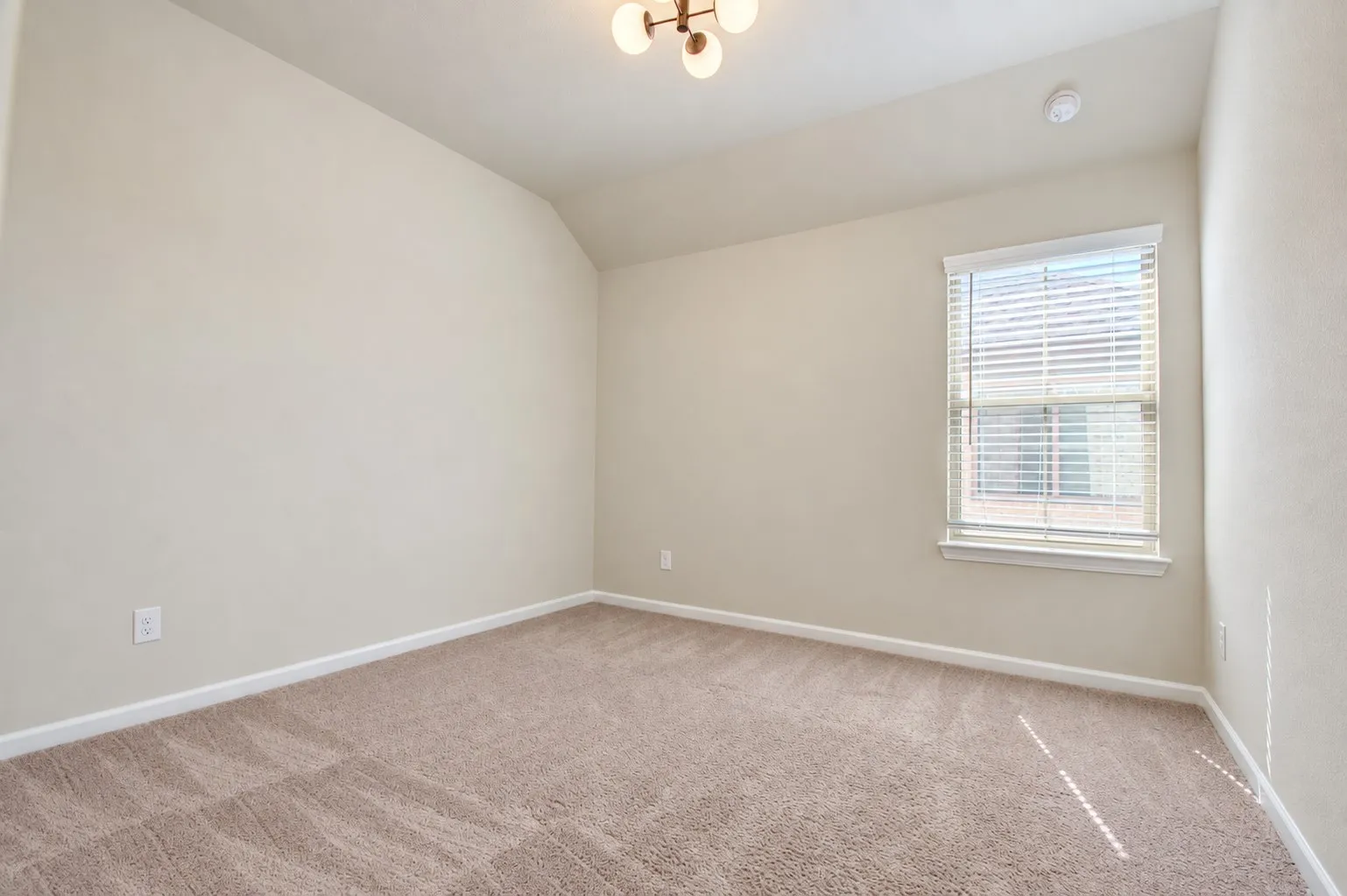 Single Family Residence For Sale in Tarrant County , 10208 Hanks Creek Road, Fort Worth, Texas 76126, 5 Bedroom, 3 Bathroom, 2 Garage spaces, 2,740 Sqft, built in 2020, mls#21403220, Real Estate Agent in Fort Worth, Homes For Sale in Tarrant county, Homes For Sale in Fort Worth, Realtor in Fort Worth Texas, Real Estate Brokerage Independent Realty Texas, Luminita Cordes Realtor