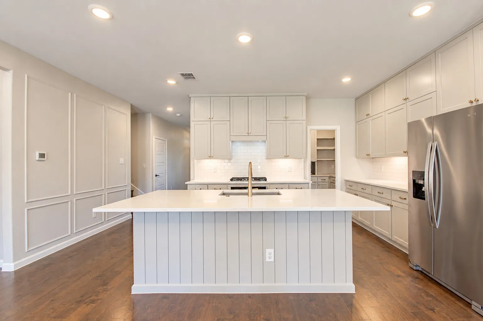 Single Family Residence For Sale in Tarrant County , 10208 Hanks Creek Road, Fort Worth, Texas 76126, 5 Bedroom, 3 Bathroom, 2 Garage spaces, 2,740 Sqft, built in 2020, mls#21403220, Real Estate Agent in Fort Worth, Homes For Sale in Tarrant county, Homes For Sale in Fort Worth, Realtor in Fort Worth Texas, Real Estate Brokerage Independent Realty Texas, Luminita Cordes Realtor