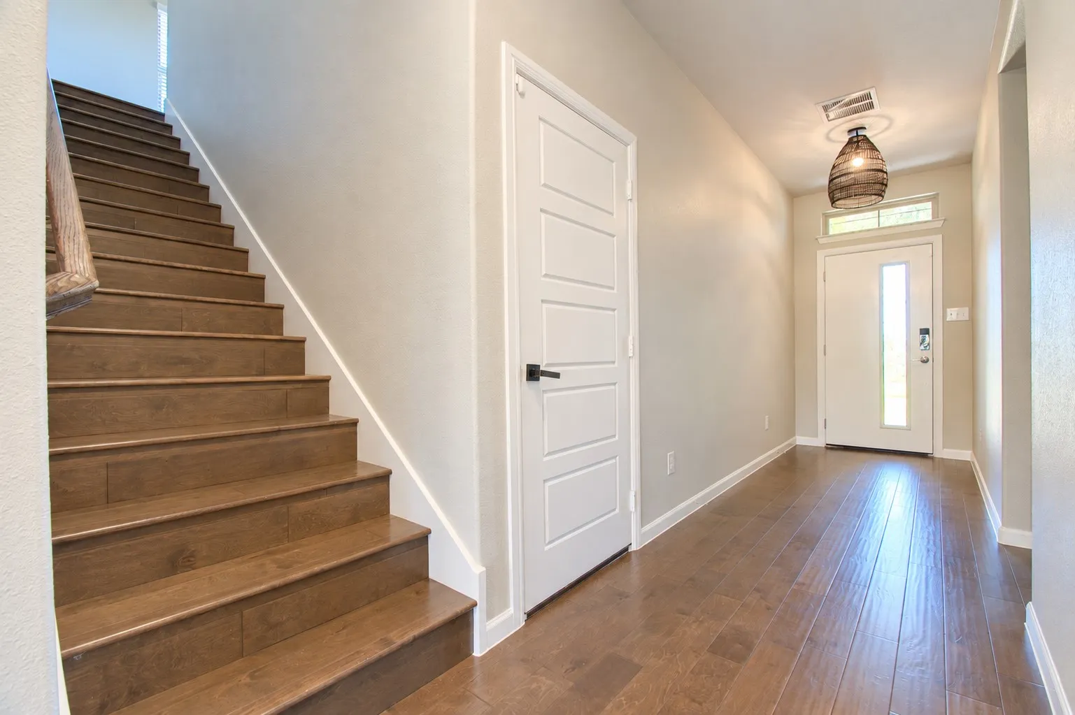 Single Family Residence For Sale in Tarrant County , 10208 Hanks Creek Road, Fort Worth, Texas 76126, 5 Bedroom, 3 Bathroom, 2 Garage spaces, 2,740 Sqft, built in 2020, mls#21403220, Real Estate Agent in Fort Worth, Homes For Sale in Tarrant county, Homes For Sale in Fort Worth, Realtor in Fort Worth Texas, Real Estate Brokerage Independent Realty Texas, Luminita Cordes Realtor