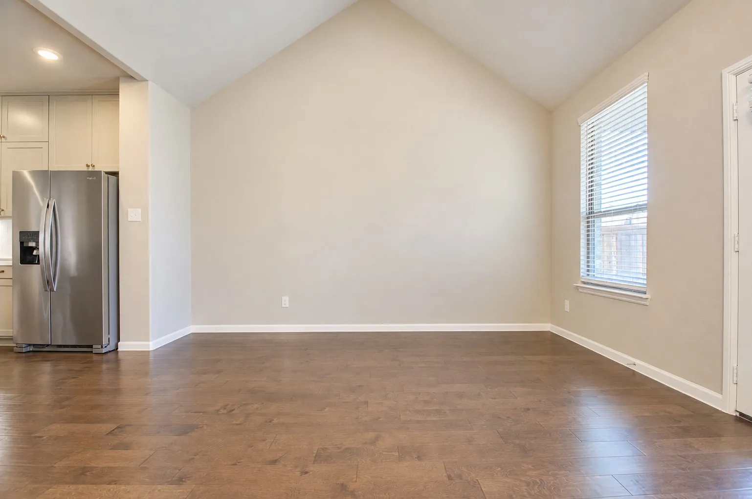 Single Family Residence For Sale in Tarrant County , 10208 Hanks Creek Road, Fort Worth, Texas 76126, 5 Bedroom, 3 Bathroom, 2 Garage spaces, 2,740 Sqft, built in 2020, mls#21403220, Real Estate Agent in Fort Worth, Homes For Sale in Tarrant county, Homes For Sale in Fort Worth, Realtor in Fort Worth Texas, Real Estate Brokerage Independent Realty Texas, Luminita Cordes Realtor
