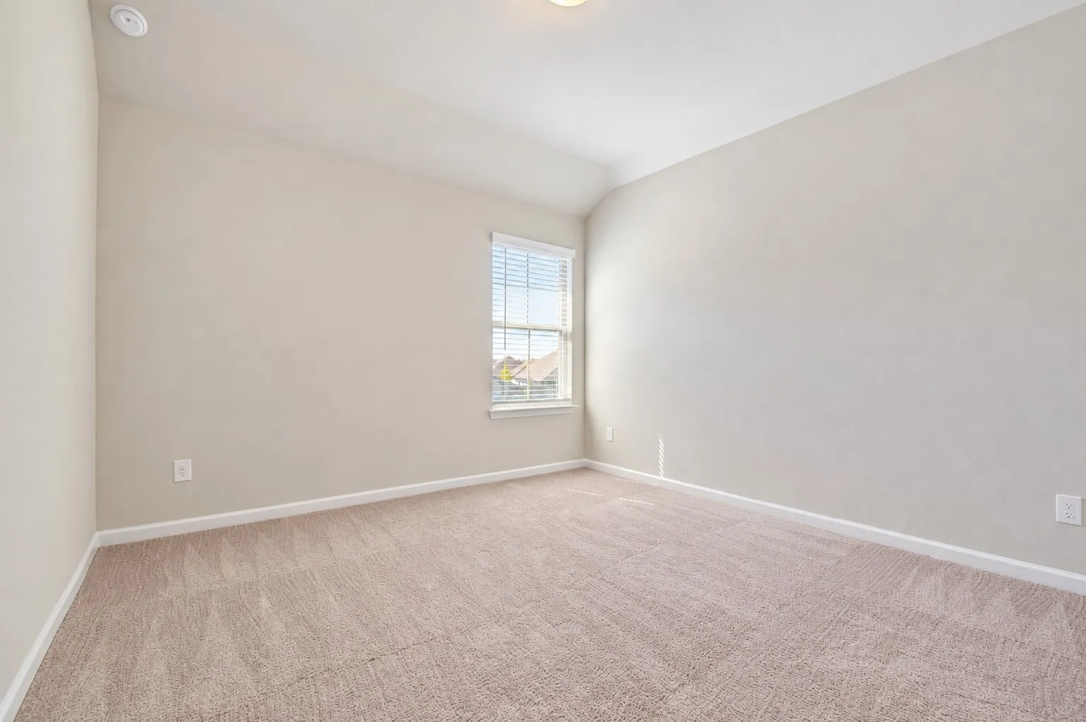 Single Family Residence For Sale in Tarrant County , 10208 Hanks Creek Road, Fort Worth, Texas 76126, 5 Bedroom, 3 Bathroom, 2 Garage spaces, 2,740 Sqft, built in 2020, mls#21403220, Real Estate Agent in Fort Worth, Homes For Sale in Tarrant county, Homes For Sale in Fort Worth, Realtor in Fort Worth Texas, Real Estate Brokerage Independent Realty Texas, Luminita Cordes Realtor