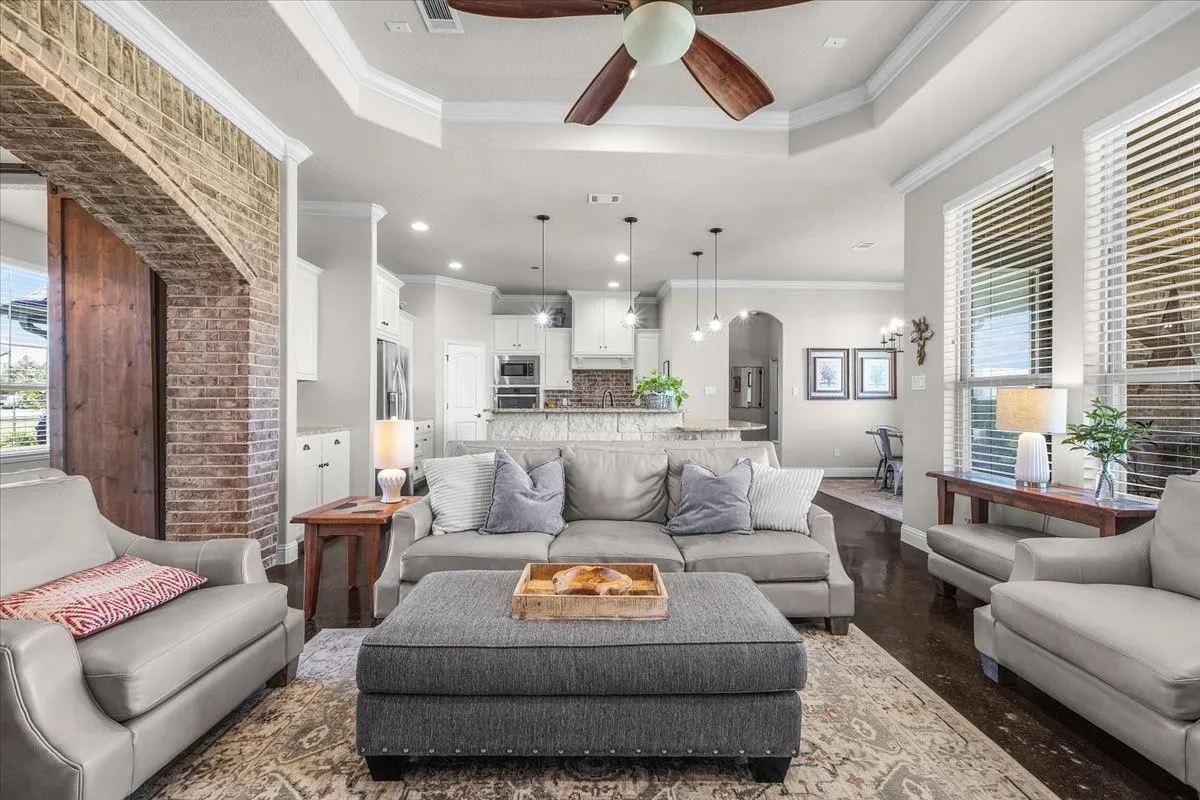 Single Family Residence For Sale in Parker County , 116 Rasha Drive, Azle, Texas 76020, 5 Bedroom, 3 Bathroom, 3 Garage spaces, 2,603 Sqft, built in 2016, mls#21406478, Real Estate Agent in Azle, Homes For Sale in Parker county, Homes For Sale in Azle, Realtor in Azle Texas, Real Estate Brokerage Independent Realty Texas, Luminita Cordes Realtor