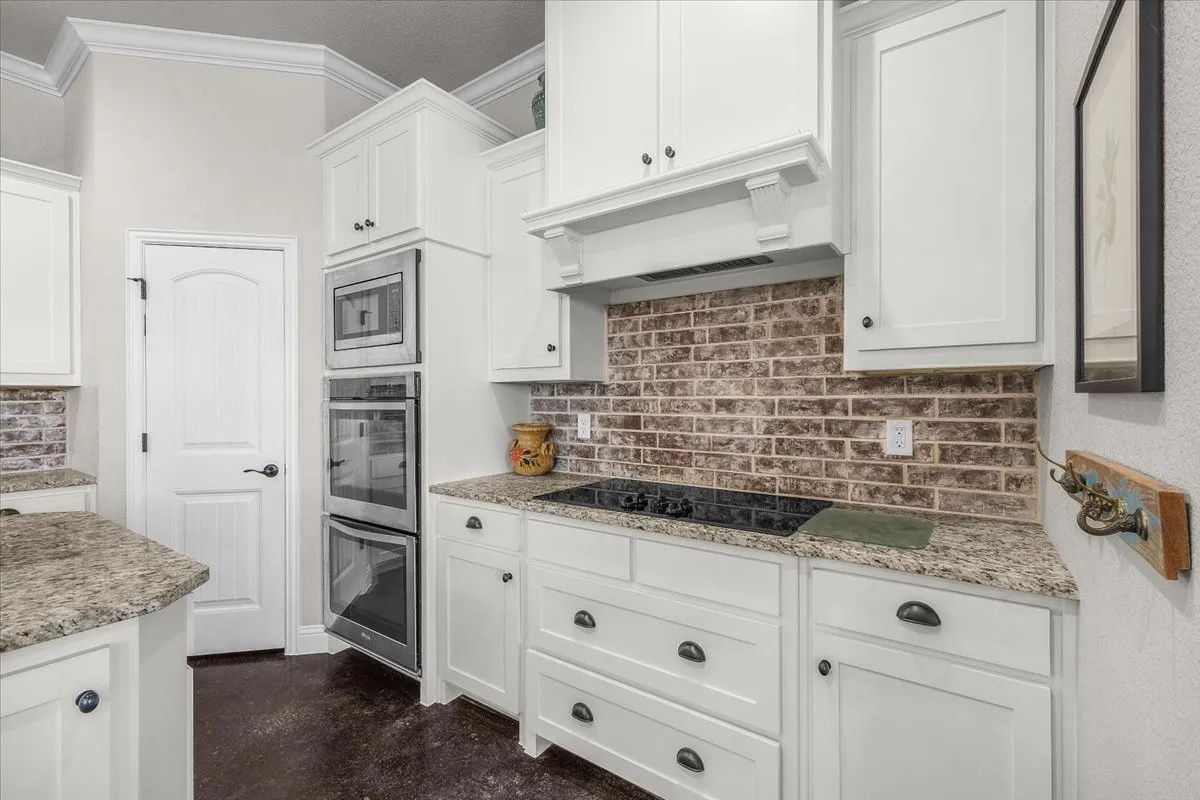 Single Family Residence For Sale in Parker County , 116 Rasha Drive, Azle, Texas 76020, 5 Bedroom, 3 Bathroom, 3 Garage spaces, 2,603 Sqft, built in 2016, mls#21406478, Real Estate Agent in Azle, Homes For Sale in Parker county, Homes For Sale in Azle, Realtor in Azle Texas, Real Estate Brokerage Independent Realty Texas, Luminita Cordes Realtor