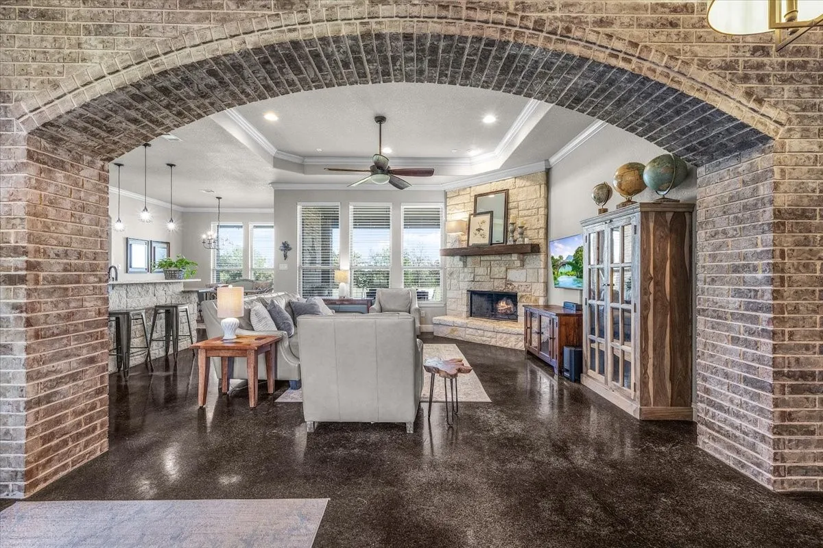 Single Family Residence For Sale in Parker County , 116 Rasha Drive, Azle, Texas 76020, 5 Bedroom, 3 Bathroom, 3 Garage spaces, 2,603 Sqft, built in 2016, mls#21406478, Real Estate Agent in Azle, Homes For Sale in Parker county, Homes For Sale in Azle, Realtor in Azle Texas, Real Estate Brokerage Independent Realty Texas, Luminita Cordes Realtor