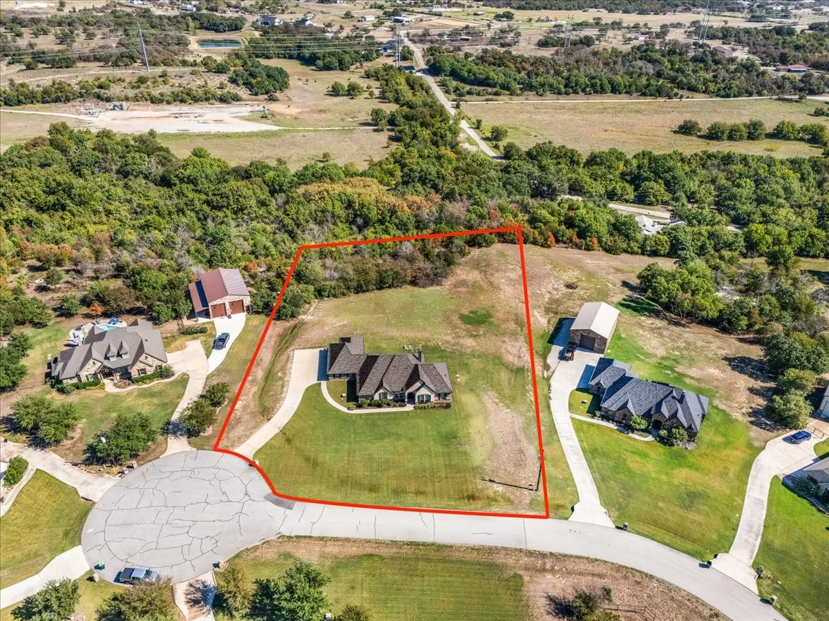 Single Family Residence For Sale in Parker County , 116 Rasha Drive, Azle, Texas 76020, 5 Bedroom, 3 Bathroom, 3 Garage spaces, 2,603 Sqft, built in 2016, mls#21406478, Real Estate Agent in Azle, Homes For Sale in Parker county, Homes For Sale in Azle, Realtor in Azle Texas, Real Estate Brokerage Independent Realty Texas, Luminita Cordes Realtor