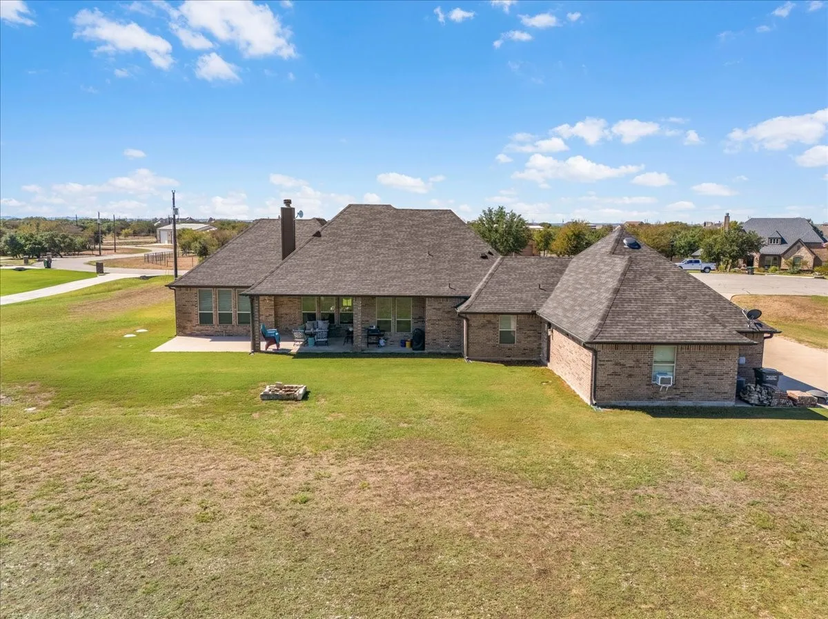 Single Family Residence For Sale in Parker County , 116 Rasha Drive, Azle, Texas 76020, 5 Bedroom, 3 Bathroom, 3 Garage spaces, 2,603 Sqft, built in 2016, mls#21406478, Real Estate Agent in Azle, Homes For Sale in Parker county, Homes For Sale in Azle, Realtor in Azle Texas, Real Estate Brokerage Independent Realty Texas, Luminita Cordes Realtor