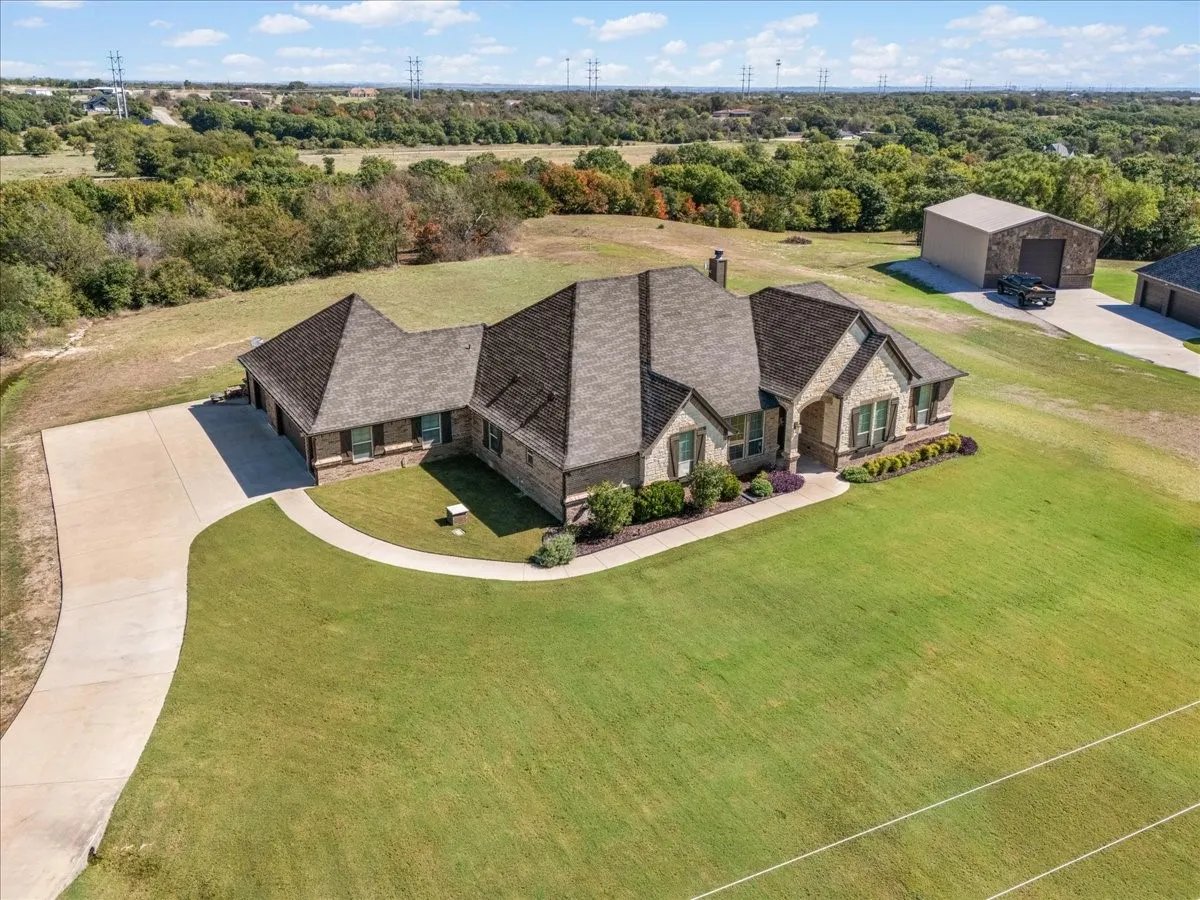 Single Family Residence For Sale in Parker County , 116 Rasha Drive, Azle, Texas 76020, 5 Bedroom, 3 Bathroom, 3 Garage spaces, 2,603 Sqft, built in 2016, mls#21406478, Real Estate Agent in Azle, Homes For Sale in Parker county, Homes For Sale in Azle, Realtor in Azle Texas, Real Estate Brokerage Independent Realty Texas, Luminita Cordes Realtor