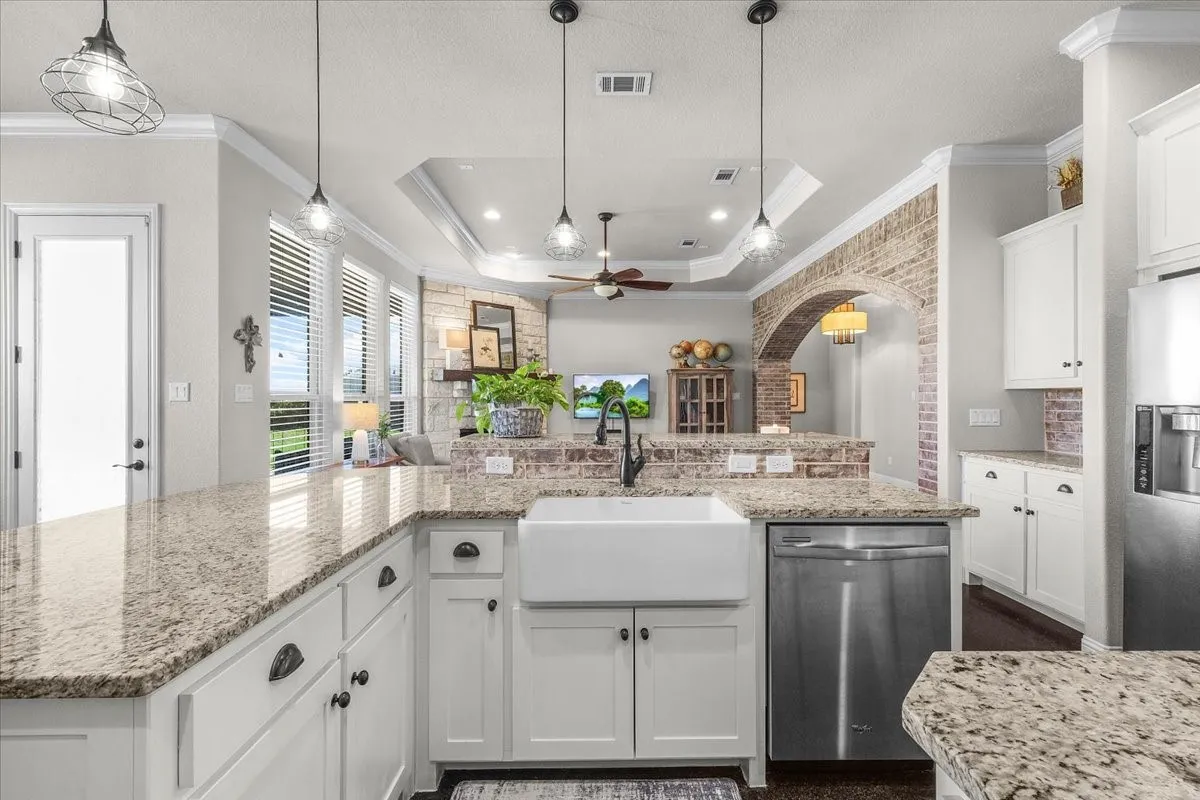 Single Family Residence For Sale in Parker County , 116 Rasha Drive, Azle, Texas 76020, 5 Bedroom, 3 Bathroom, 3 Garage spaces, 2,603 Sqft, built in 2016, mls#21406478, Real Estate Agent in Azle, Homes For Sale in Parker county, Homes For Sale in Azle, Realtor in Azle Texas, Real Estate Brokerage Independent Realty Texas, Luminita Cordes Realtor