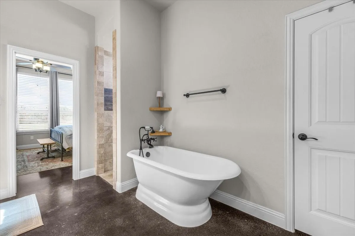 Single Family Residence For Sale in Parker County , 116 Rasha Drive, Azle, Texas 76020, 5 Bedroom, 3 Bathroom, 3 Garage spaces, 2,603 Sqft, built in 2016, mls#21406478, Real Estate Agent in Azle, Homes For Sale in Parker county, Homes For Sale in Azle, Realtor in Azle Texas, Real Estate Brokerage Independent Realty Texas, Luminita Cordes Realtor