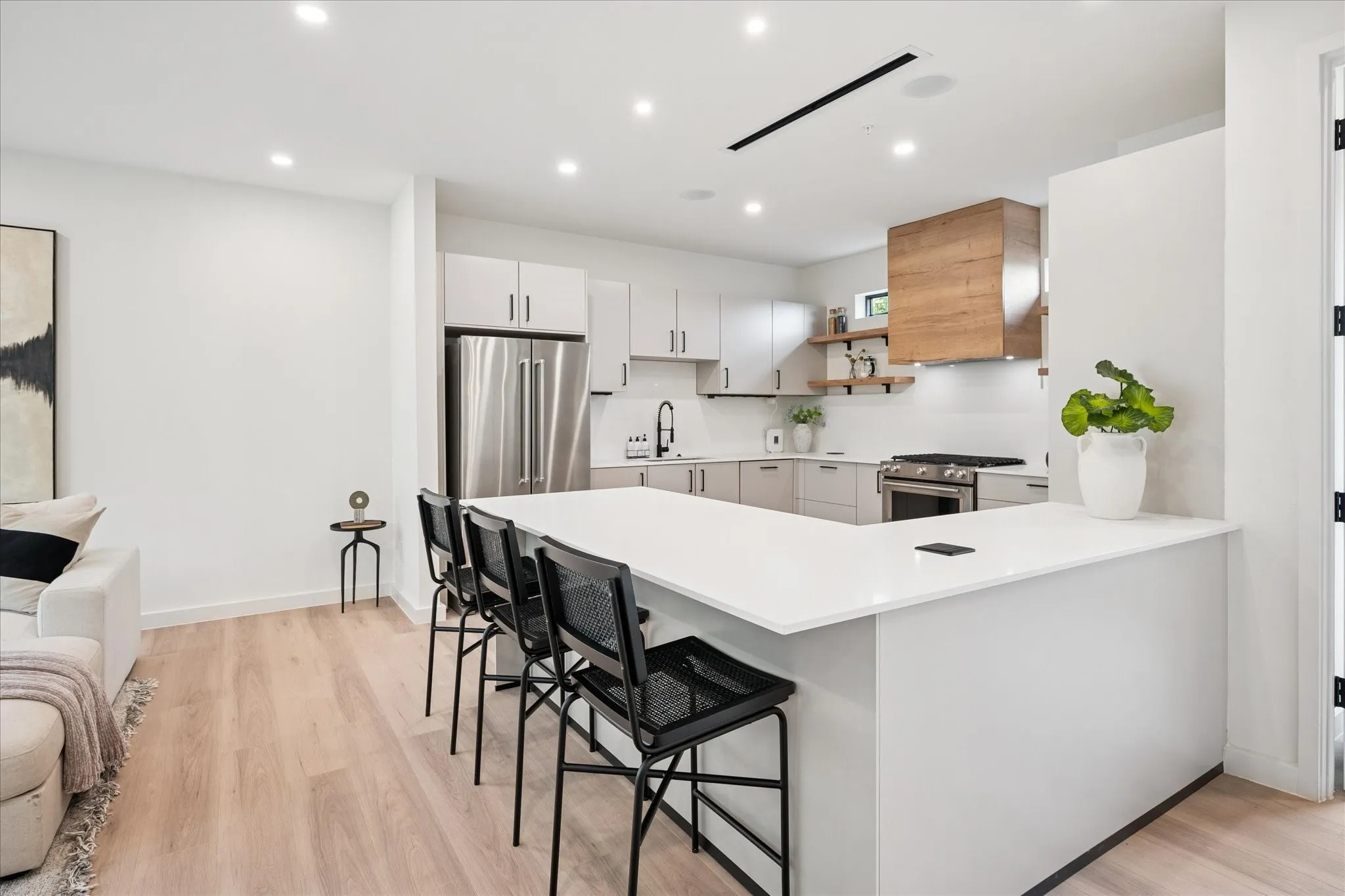 Condominium For Sale in Dallas County , 4534 Lake Avenue 104, Dallas, Texas 75219, 3 Bedroom, 3 Bathroom, 2 Garage spaces, 2,207 Sqft, built in 2025, mls#21407585, Real Estate Agent in Dallas, Homes For Sale in Dallas county, Homes For Sale in Dallas, Realtor in Dallas Texas, Real Estate Brokerage Independent Realty Texas, Luminita Cordes Realtor