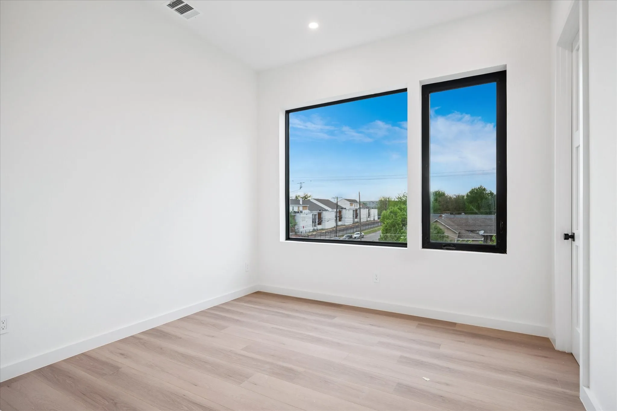 Condominium For Sale in Dallas County , 4534 Lake Avenue 104, Dallas, Texas 75219, 3 Bedroom, 3 Bathroom, 2 Garage spaces, 2,207 Sqft, built in 2025, mls#21407585, Real Estate Agent in Dallas, Homes For Sale in Dallas county, Homes For Sale in Dallas, Realtor in Dallas Texas, Real Estate Brokerage Independent Realty Texas, Luminita Cordes Realtor