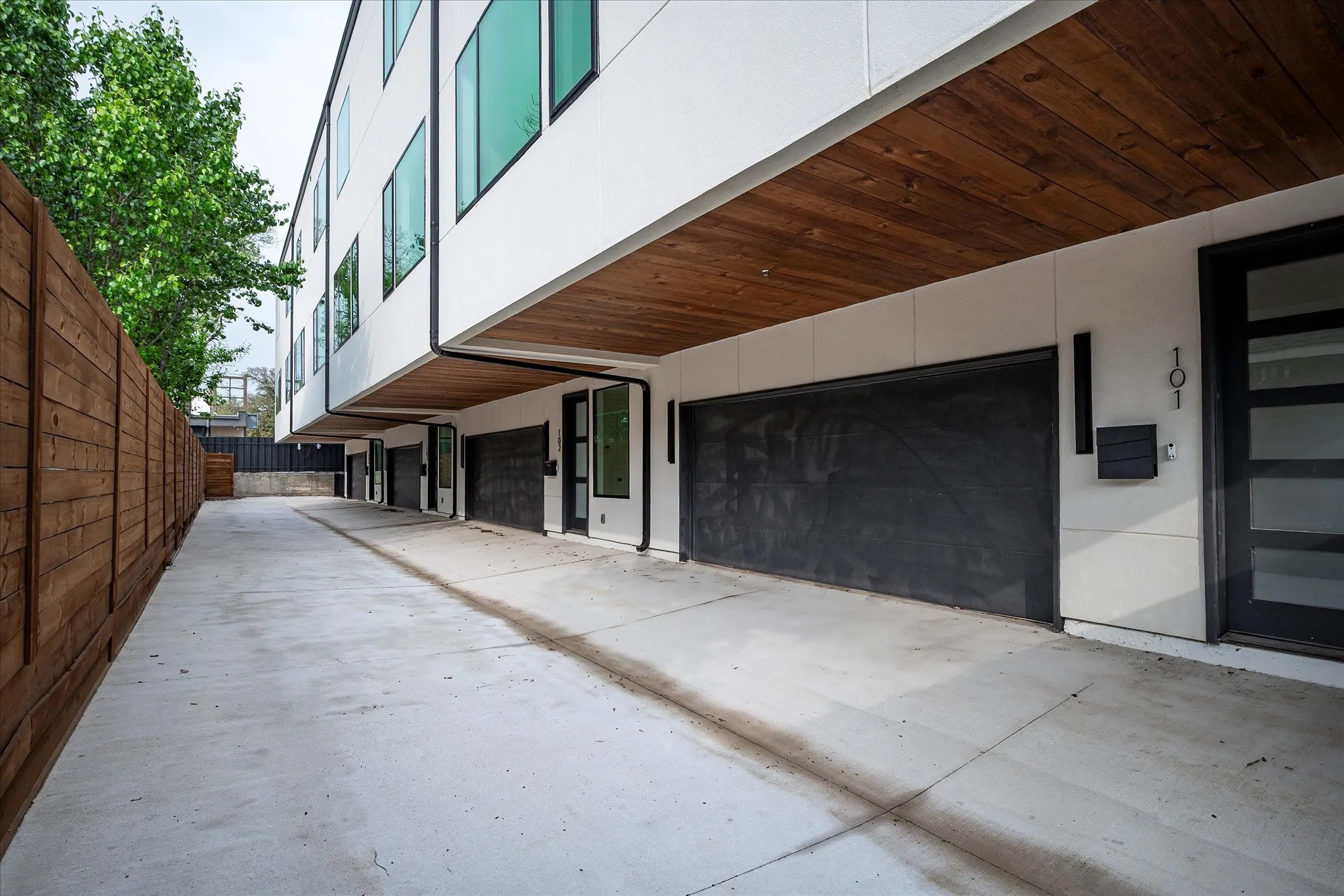 Condominium For Sale in Dallas County , 4534 Lake Avenue 104, Dallas, Texas 75219, 3 Bedroom, 3 Bathroom, 2 Garage spaces, 2,207 Sqft, built in 2025, mls#21407585, Real Estate Agent in Dallas, Homes For Sale in Dallas county, Homes For Sale in Dallas, Realtor in Dallas Texas, Real Estate Brokerage Independent Realty Texas, Luminita Cordes Realtor