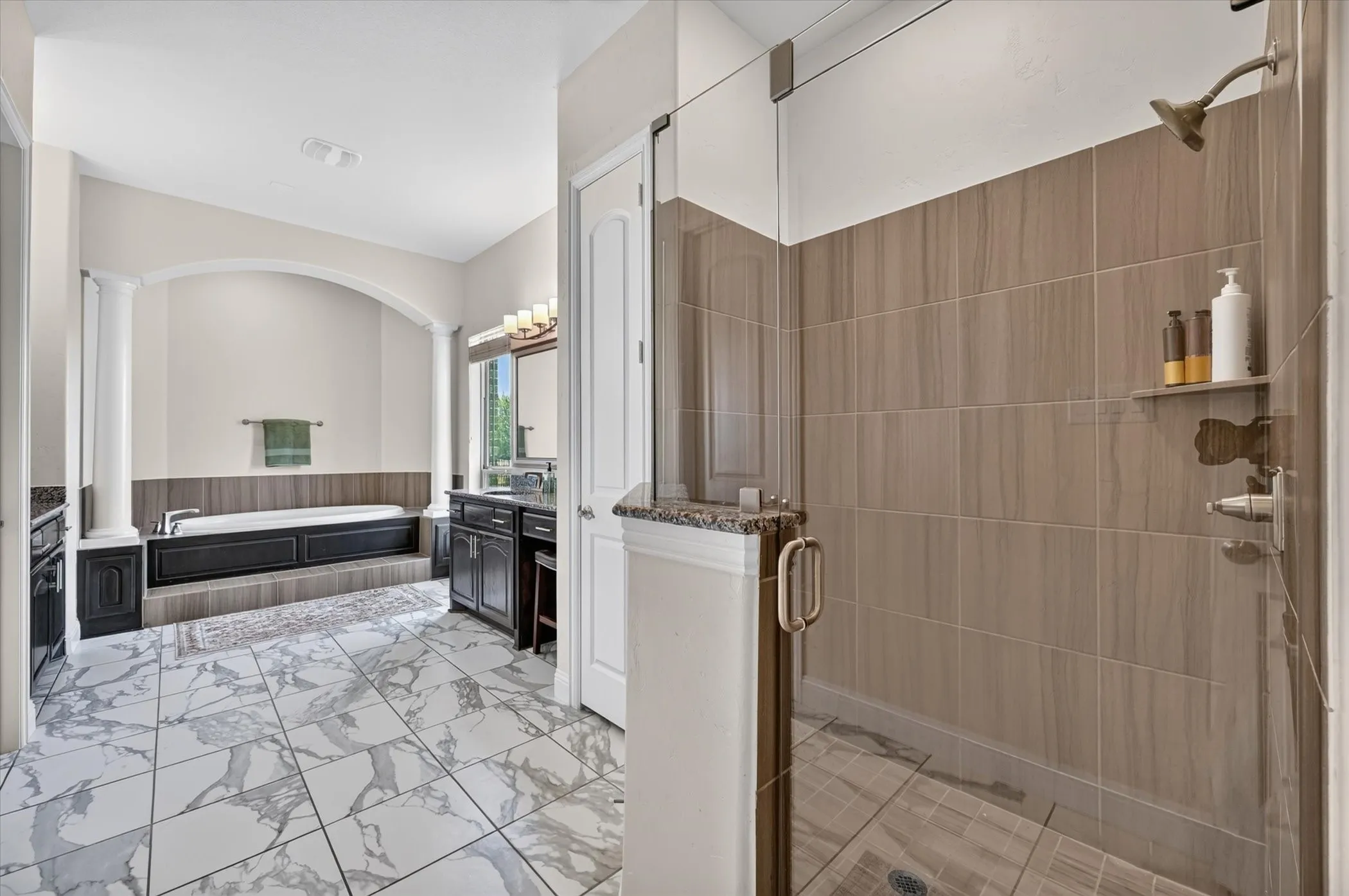 Single Family Residence For Sale in Collin County , 4901 Keswick Drive, Parker, Texas 75002, 6 Bedroom, 5 Bathroom, 3 Garage spaces, 4,762 Sqft, built in 2018, mls#21400226, Real Estate Agent in Parker, Homes For Sale in Collin county, Homes For Sale in Parker, Realtor in Parker Texas, Real Estate Brokerage Independent Realty Texas, Luminita Cordes Realtor