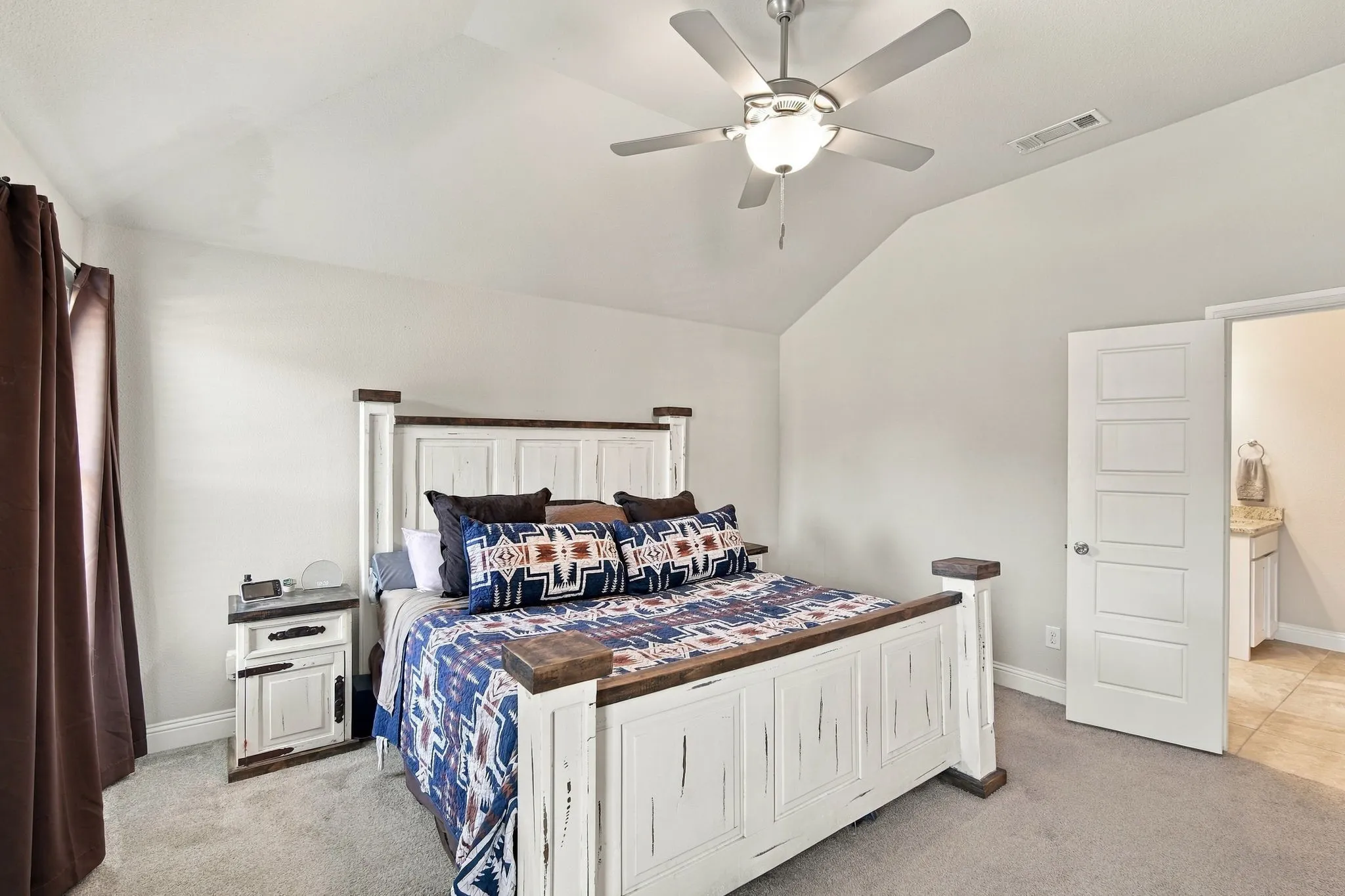 Single Family Residence For Sale in Hill County , 425 Stoneridge Drive, Hillsboro, Texas 76645, 3 Bedroom, 2 Bathroom, 2 Garage spaces, 1,555 Sqft, built in 2018, mls#21406355, Real Estate Agent in Hillsboro, Homes For Sale in Hill county, Homes For Sale in Hillsboro, Realtor in Hillsboro Texas, Real Estate Brokerage Independent Realty Texas, Luminita Cordes Realtor
