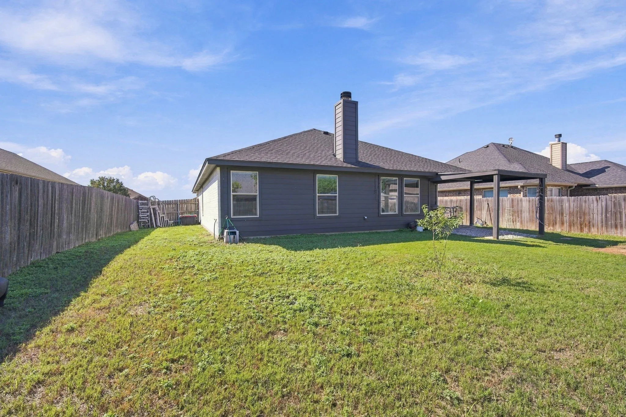Single Family Residence For Sale in Hill County , 425 Stoneridge Drive, Hillsboro, Texas 76645, 3 Bedroom, 2 Bathroom, 2 Garage spaces, 1,555 Sqft, built in 2018, mls#21406355, Real Estate Agent in Hillsboro, Homes For Sale in Hill county, Homes For Sale in Hillsboro, Realtor in Hillsboro Texas, Real Estate Brokerage Independent Realty Texas, Luminita Cordes Realtor
