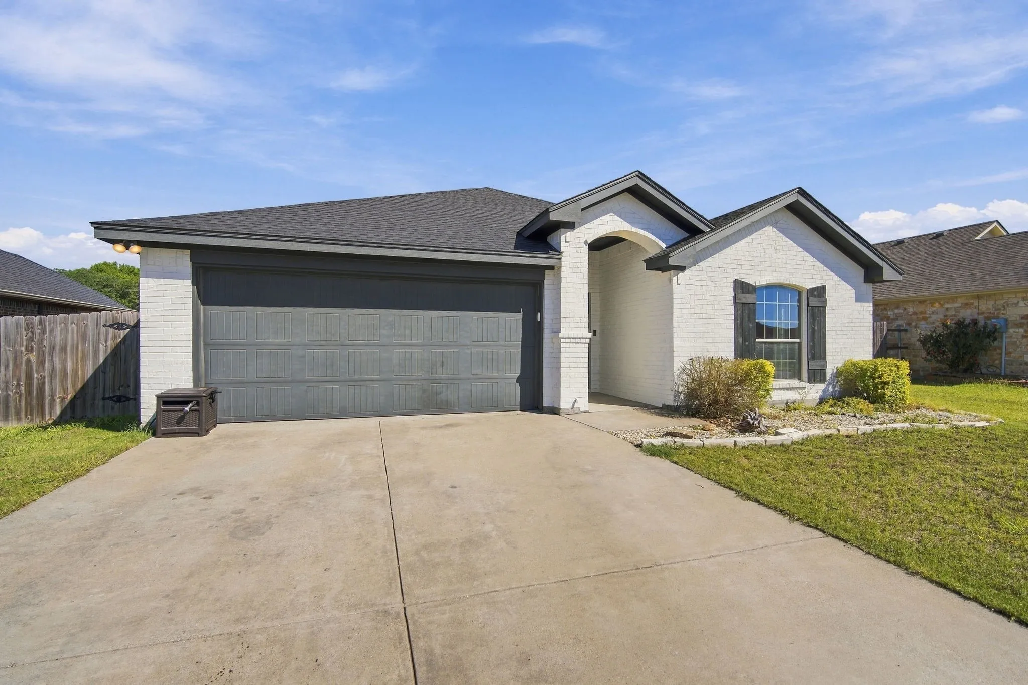 Single Family Residence For Sale in Hill County , 425 Stoneridge Drive, Hillsboro, Texas 76645, 3 Bedroom, 2 Bathroom, 2 Garage spaces, 1,555 Sqft, built in 2018, mls#21406355, Real Estate Agent in Hillsboro, Homes For Sale in Hill county, Homes For Sale in Hillsboro, Realtor in Hillsboro Texas, Real Estate Brokerage Independent Realty Texas, Luminita Cordes Realtor