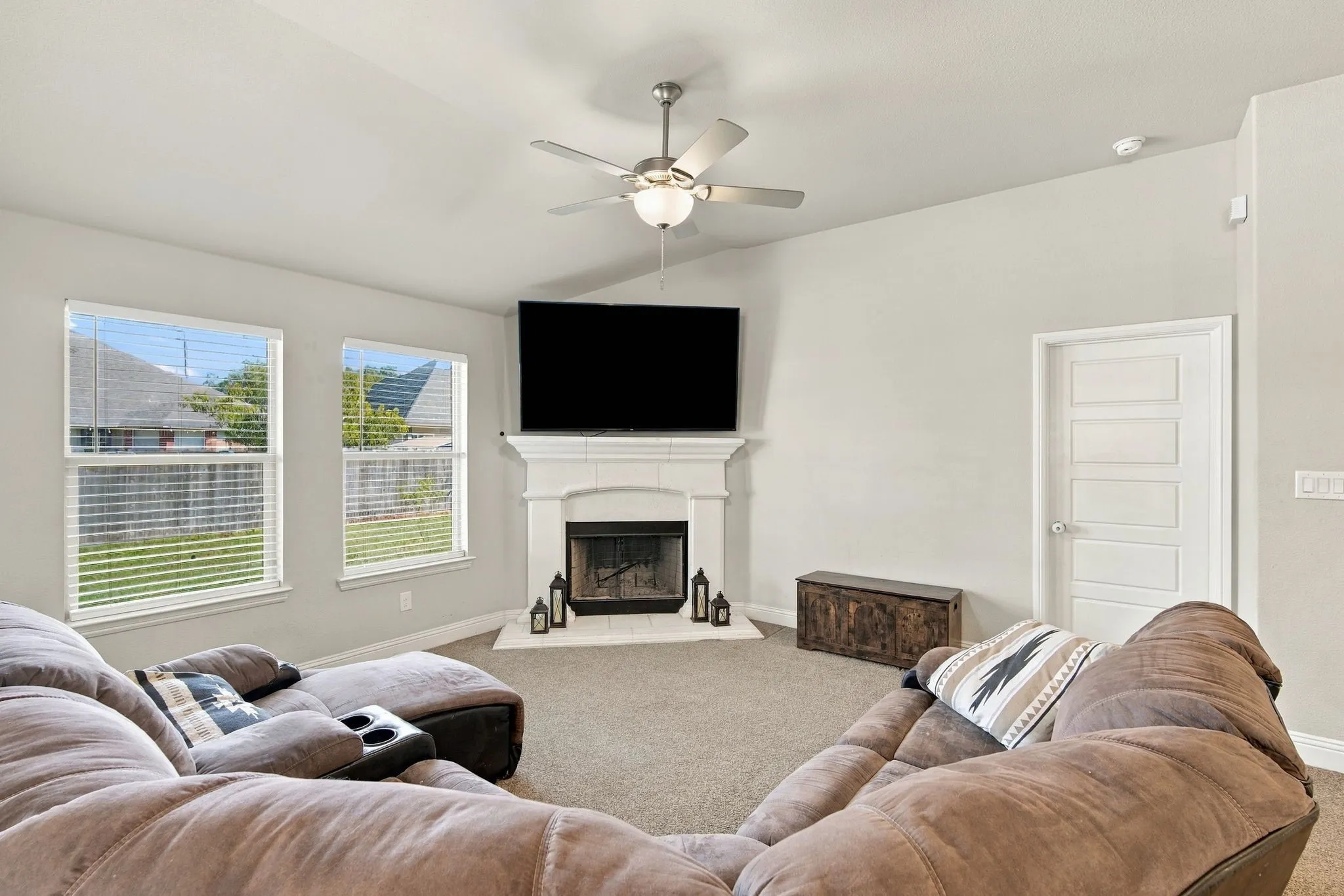 Single Family Residence For Sale in Hill County , 425 Stoneridge Drive, Hillsboro, Texas 76645, 3 Bedroom, 2 Bathroom, 2 Garage spaces, 1,555 Sqft, built in 2018, mls#21406355, Real Estate Agent in Hillsboro, Homes For Sale in Hill county, Homes For Sale in Hillsboro, Realtor in Hillsboro Texas, Real Estate Brokerage Independent Realty Texas, Luminita Cordes Realtor