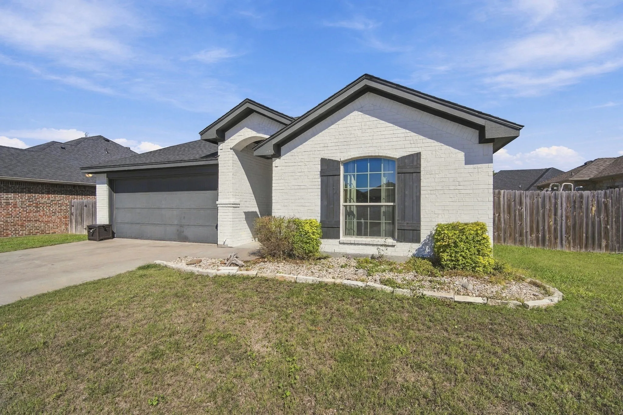 Single Family Residence For Sale in Hill County , 425 Stoneridge Drive, Hillsboro, Texas 76645, 3 Bedroom, 2 Bathroom, 2 Garage spaces, 1,555 Sqft, built in 2018, mls#21406355, Real Estate Agent in Hillsboro, Homes For Sale in Hill county, Homes For Sale in Hillsboro, Realtor in Hillsboro Texas, Real Estate Brokerage Independent Realty Texas, Luminita Cordes Realtor