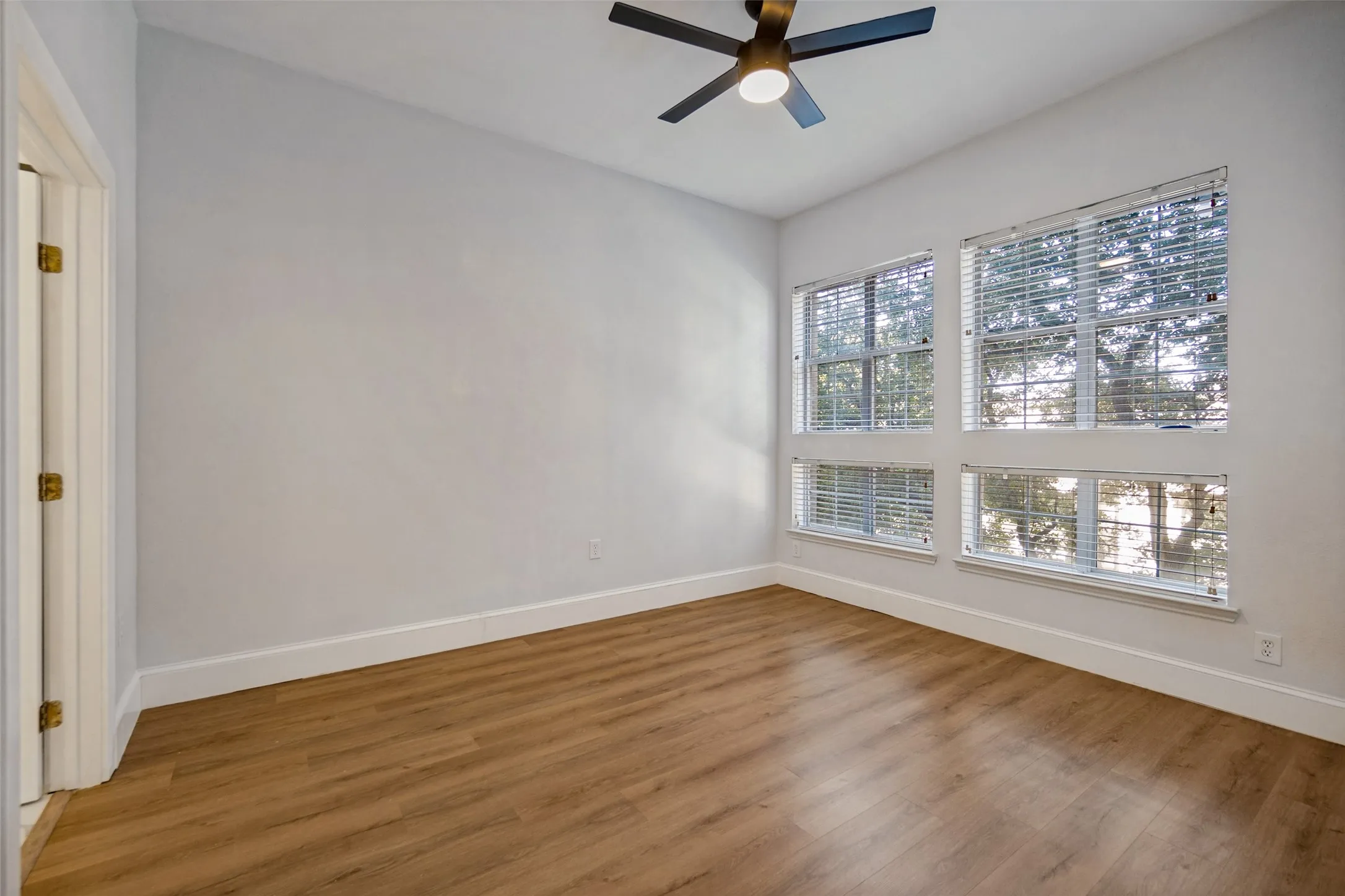 Condominium For Sale in Dallas County , 3225 Turtle Creek Boulevard 334, Dallas, Texas 75219, 1 Bedroom, 1 Bathroom, 2 Garage spaces, 816 Sqft, built in 1998, mls#21405410, Real Estate Agent in Dallas, Homes For Sale in Dallas county, Homes For Sale in Dallas, Realtor in Dallas Texas, Real Estate Brokerage Independent Realty Texas, Luminita Cordes Realtor
