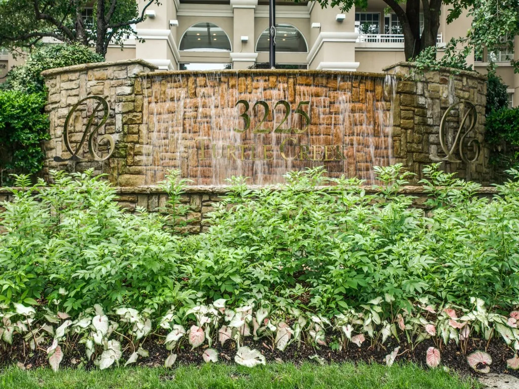 Condominium For Sale in Dallas County , 3225 Turtle Creek Boulevard 334, Dallas, Texas 75219, 1 Bedroom, 1 Bathroom, 2 Garage spaces, 816 Sqft, built in 1998, mls#21405410, Real Estate Agent in Dallas, Homes For Sale in Dallas county, Homes For Sale in Dallas, Realtor in Dallas Texas, Real Estate Brokerage Independent Realty Texas, Luminita Cordes Realtor