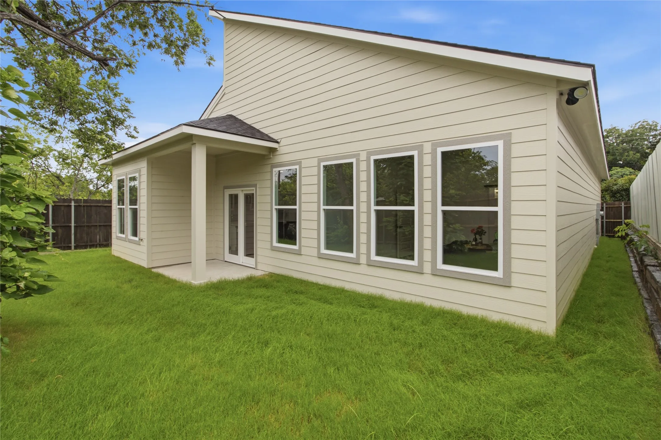 Single Family Residence For Sale in Tarrant County , 2504 Vaughn Boulevard, Fort Worth, Texas 76105, 3 Bedroom, 2 Bathroom, 2 Garage spaces, 1,592 Sqft, built in 2026, mls#21404355, Real Estate Agent in Fort Worth, Homes For Sale in Tarrant county, Homes For Sale in Fort Worth, Realtor in Fort Worth Texas, Real Estate Brokerage Independent Realty Texas, Luminita Cordes Realtor