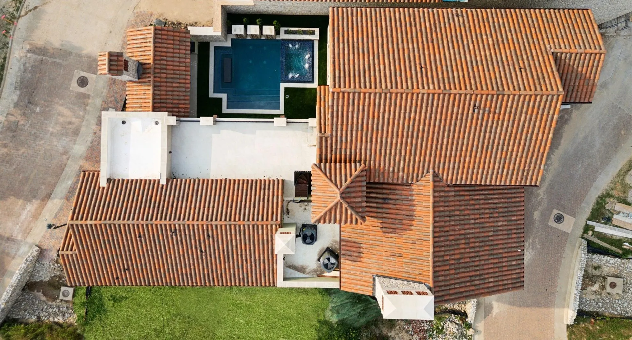 Aerial view of property and surrounding area