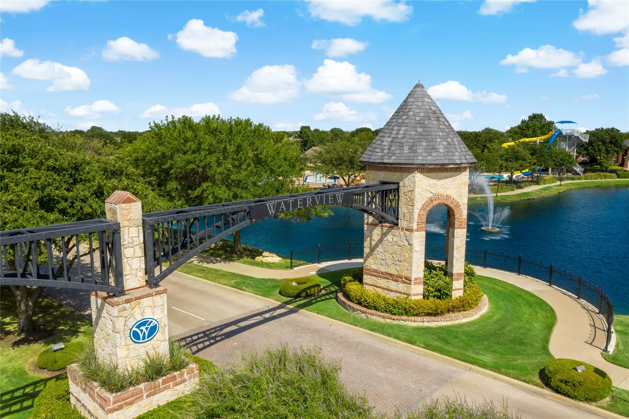 Welcome to Waterview! – Discover one of Rowlett's most recognizable master-planned communities, known for its attractive entrances, beautifully maintained common areas, and impressive collection of recreational amenities, all conveniently located near Lake Ray Hubbard.