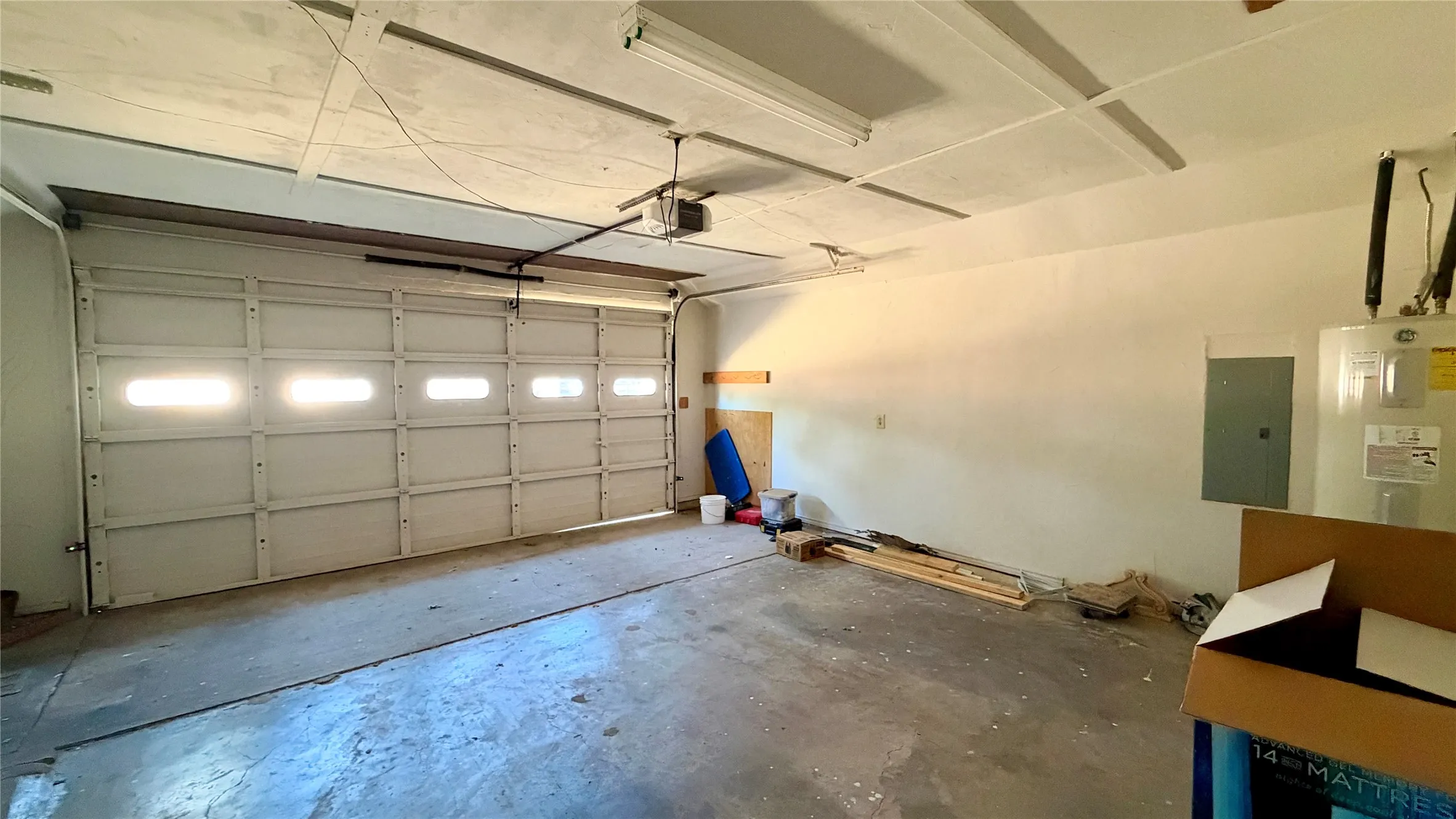 Single Family Residence For Sale in Kaufman County , 1002 Glenda Street, Terrell, Texas 75160, 3 Bedroom, 3 Bathroom, 2 Garage spaces, 2,343 Sqft, built in 1980, mls#21404283, Real Estate Agent in Terrell, Homes For Sale in Kaufman county, Homes For Sale in Terrell, Realtor in Terrell Texas, Real Estate Brokerage Independent Realty Texas, Luminita Cordes Realtor