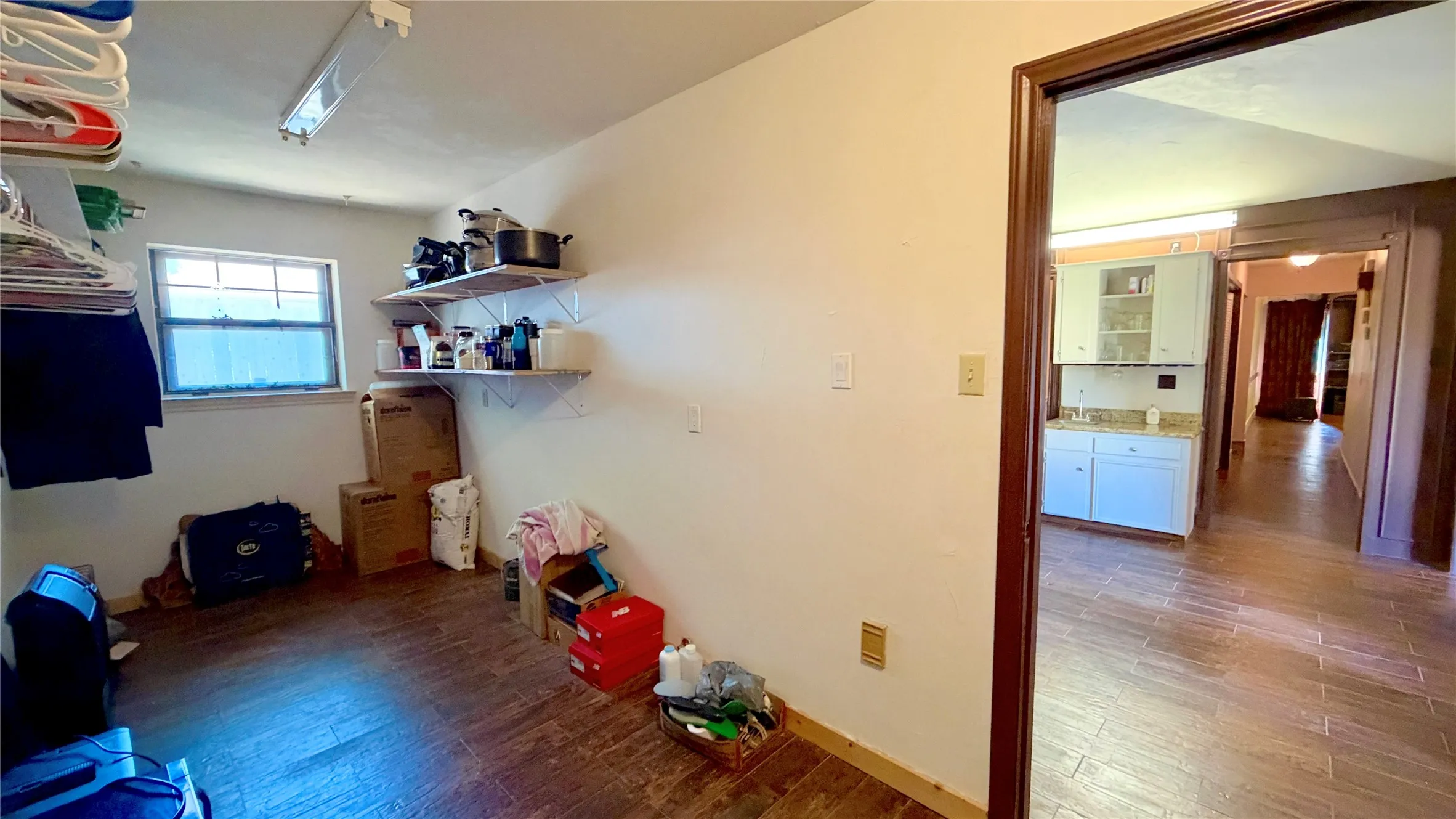 Single Family Residence For Sale in Kaufman County , 1002 Glenda Street, Terrell, Texas 75160, 3 Bedroom, 3 Bathroom, 2 Garage spaces, 2,343 Sqft, built in 1980, mls#21404283, Real Estate Agent in Terrell, Homes For Sale in Kaufman county, Homes For Sale in Terrell, Realtor in Terrell Texas, Real Estate Brokerage Independent Realty Texas, Luminita Cordes Realtor
