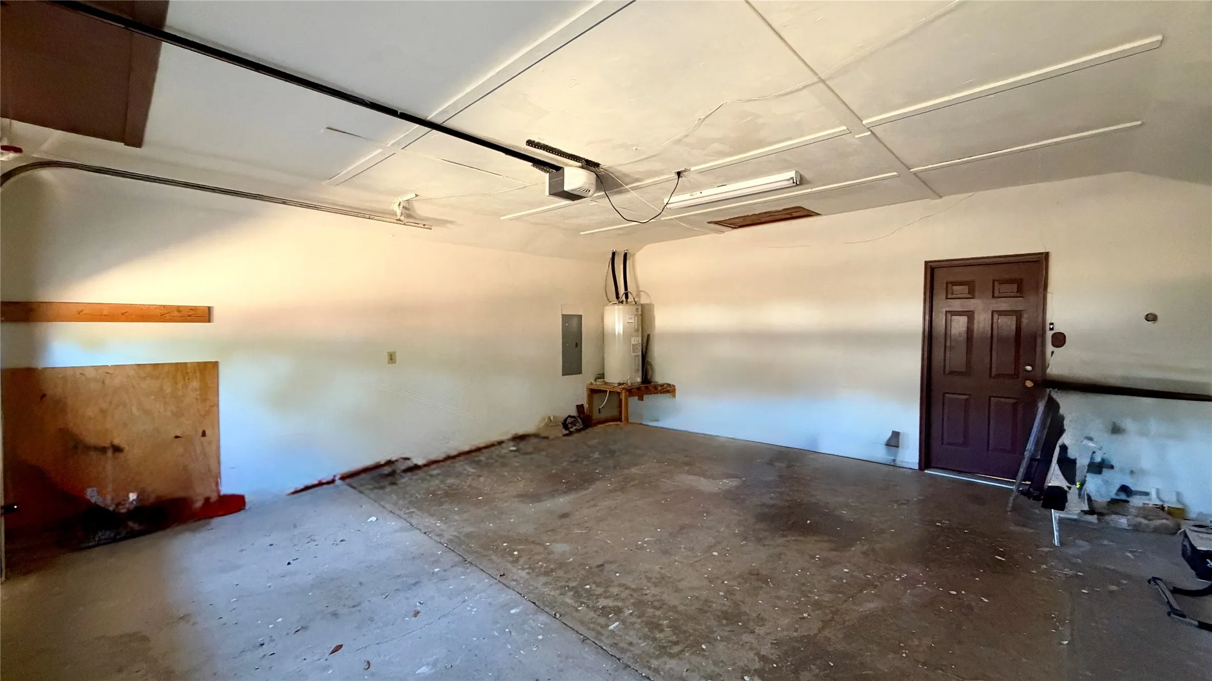 Single Family Residence For Sale in Kaufman County , 1002 Glenda Street, Terrell, Texas 75160, 3 Bedroom, 3 Bathroom, 2 Garage spaces, 2,343 Sqft, built in 1980, mls#21404283, Real Estate Agent in Terrell, Homes For Sale in Kaufman county, Homes For Sale in Terrell, Realtor in Terrell Texas, Real Estate Brokerage Independent Realty Texas, Luminita Cordes Realtor