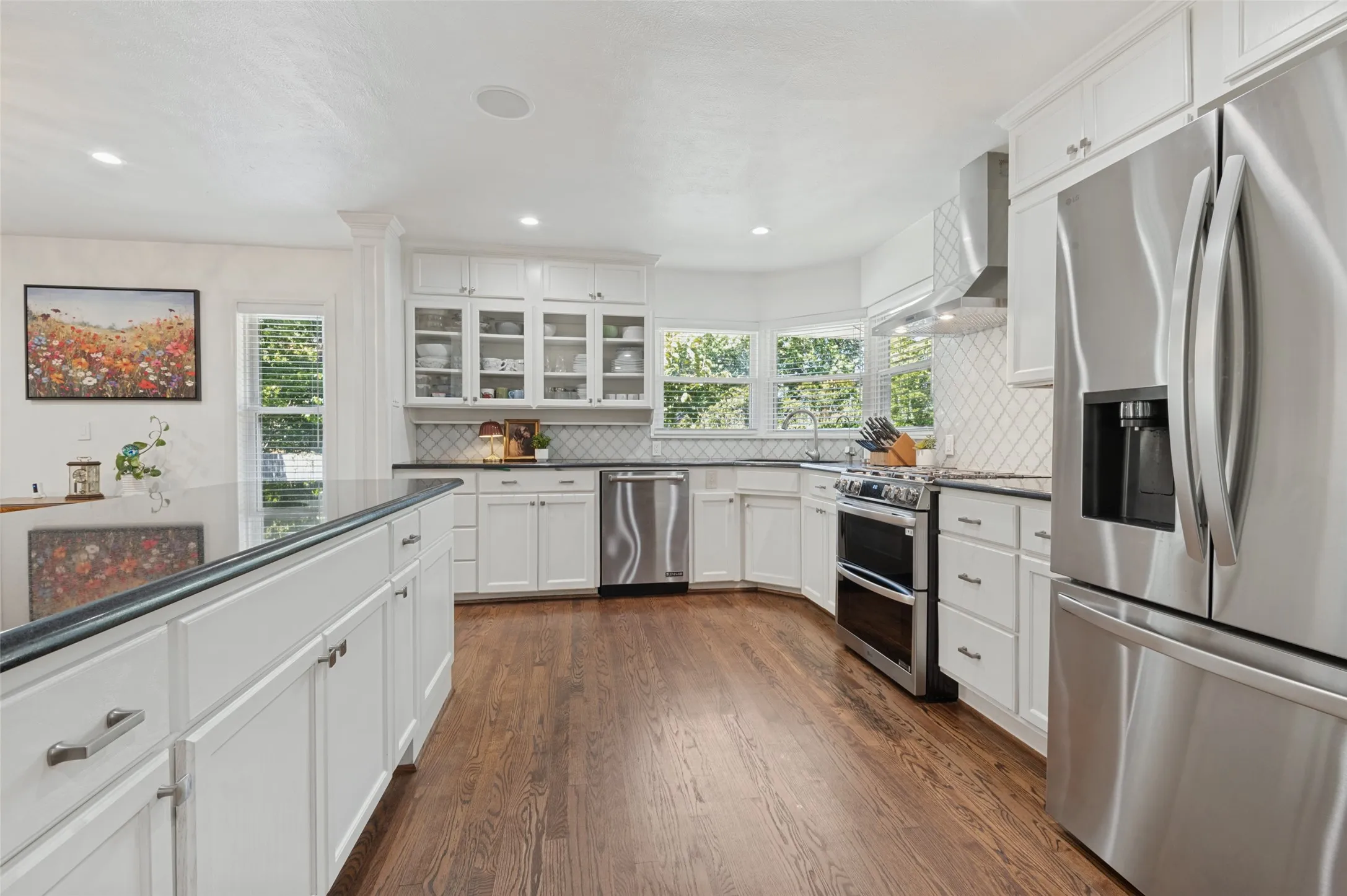 Single Family Residence For Sale in Dallas County , 447 W Colorado Boulevard, Dallas, Texas 75208, 3 Bedroom, 2 Bathroom, 2 Garage spaces, 2,301 Sqft, built in 1952, mls#21407580, Real Estate Agent in Dallas, Homes For Sale in Dallas county, Homes For Sale in Dallas, Realtor in Dallas Texas, Real Estate Brokerage Independent Realty Texas, Luminita Cordes Realtor