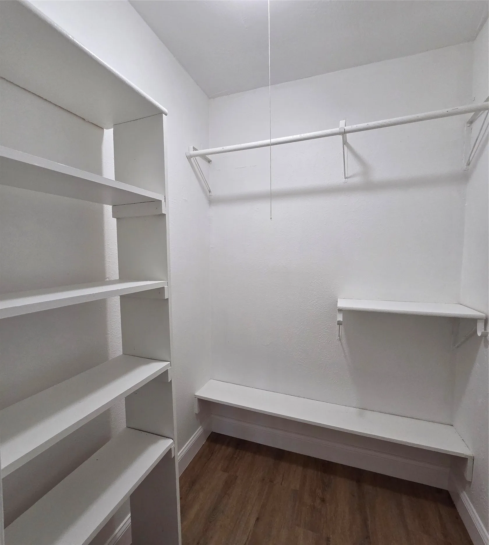 Single Family Residence For Sale in Dallas County , 10525 Big Thicket Drive, Dallas, Texas 75217, 3 Bedroom, 2 Bathroom, Garage spaces, 1,243 Sqft, built in 1979, mls#21407615, Real Estate Agent in Dallas, Homes For Sale in Dallas county, Homes For Sale in Dallas, Realtor in Dallas Texas, Real Estate Brokerage Independent Realty Texas, Luminita Cordes Realtor
