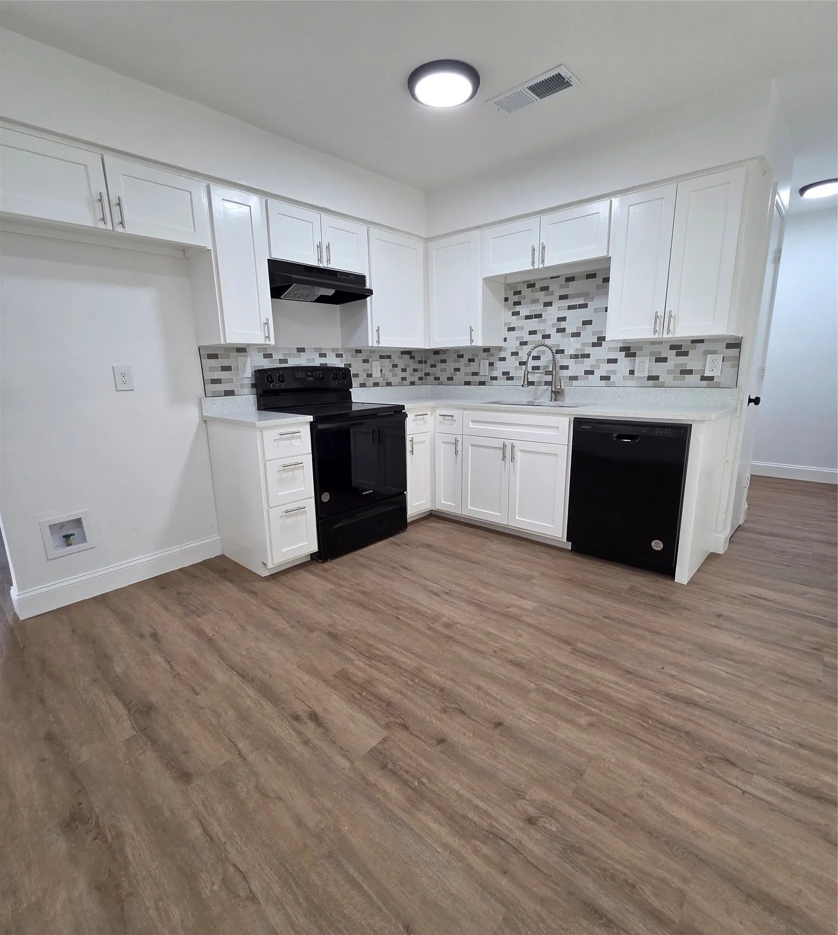 Single Family Residence For Sale in Dallas County , 10525 Big Thicket Drive, Dallas, Texas 75217, 3 Bedroom, 2 Bathroom, Garage spaces, 1,243 Sqft, built in 1979, mls#21407615, Real Estate Agent in Dallas, Homes For Sale in Dallas county, Homes For Sale in Dallas, Realtor in Dallas Texas, Real Estate Brokerage Independent Realty Texas, Luminita Cordes Realtor
