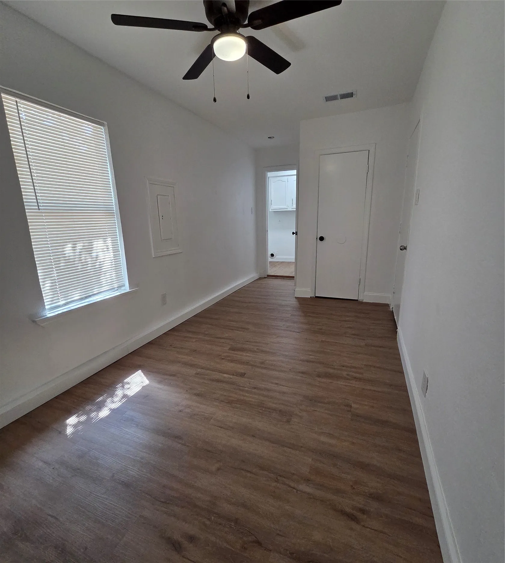 Single Family Residence For Sale in Dallas County , 10525 Big Thicket Drive, Dallas, Texas 75217, 3 Bedroom, 2 Bathroom, Garage spaces, 1,243 Sqft, built in 1979, mls#21407615, Real Estate Agent in Dallas, Homes For Sale in Dallas county, Homes For Sale in Dallas, Realtor in Dallas Texas, Real Estate Brokerage Independent Realty Texas, Luminita Cordes Realtor