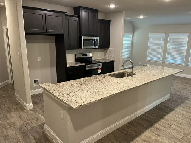 Single Family Residence For Sale in Fannin County , 305 W Houston Street, Leonard, Texas 75452, 3 Bedroom, 2 Bathroom, 2 Garage spaces, 1,645 Sqft, built in 2024, mls#21407619, Real Estate Agent in Leonard, Homes For Sale in Fannin county, Homes For Sale in Leonard, Realtor in Leonard Texas, Real Estate Brokerage Independent Realty Texas, Luminita Cordes Realtor