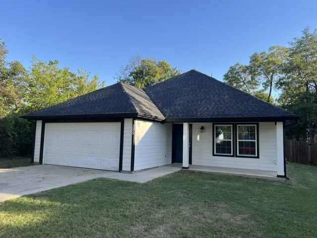 Single Family Residence For Sale in Fannin County , 305 W Houston Street, Leonard, Texas 75452, 3 Bedroom, 2 Bathroom, 2 Garage spaces, 1,645 Sqft, built in 2024, mls#21407619, Real Estate Agent in Leonard, Homes For Sale in Fannin county, Homes For Sale in Leonard, Realtor in Leonard Texas, Real Estate Brokerage Independent Realty Texas, Luminita Cordes Realtor