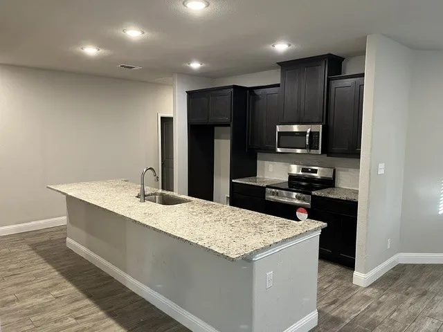 Single Family Residence For Sale in Fannin County , 305 W Houston Street, Leonard, Texas 75452, 3 Bedroom, 2 Bathroom, 2 Garage spaces, 1,645 Sqft, built in 2024, mls#21407619, Real Estate Agent in Leonard, Homes For Sale in Fannin county, Homes For Sale in Leonard, Realtor in Leonard Texas, Real Estate Brokerage Independent Realty Texas, Luminita Cordes Realtor