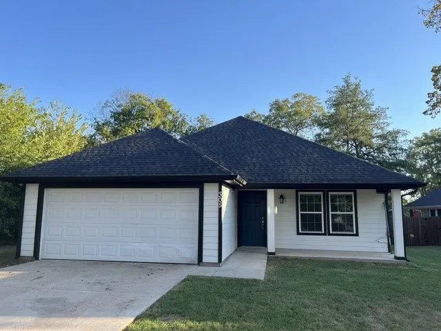 Single Family Residence For Sale in Fannin County , 305 W Houston Street, Leonard, Texas 75452, 3 Bedroom, 2 Bathroom, 2 Garage spaces, 1,645 Sqft, built in 2024, mls#21407619, Real Estate Agent in Leonard, Homes For Sale in Fannin county, Homes For Sale in Leonard, Realtor in Leonard Texas, Real Estate Brokerage Independent Realty Texas, Luminita Cordes Realtor