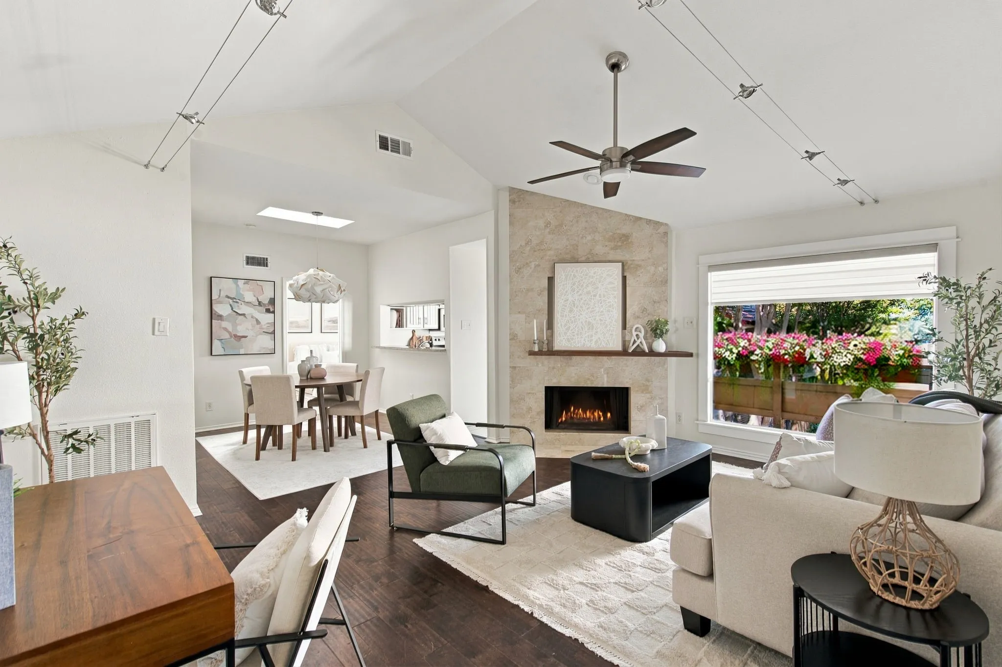 Condominium For Sale in Dallas County , 5200 Martel Avenue 25C, Dallas, Texas 75206, 2 Bedroom, 2 Bathroom, Garage spaces, 1,056 Sqft, built in 1983, mls#21404808, Real Estate Agent in Dallas, Homes For Sale in Dallas county, Homes For Sale in Dallas, Realtor in Dallas Texas, Real Estate Brokerage Independent Realty Texas, Luminita Cordes Realtor