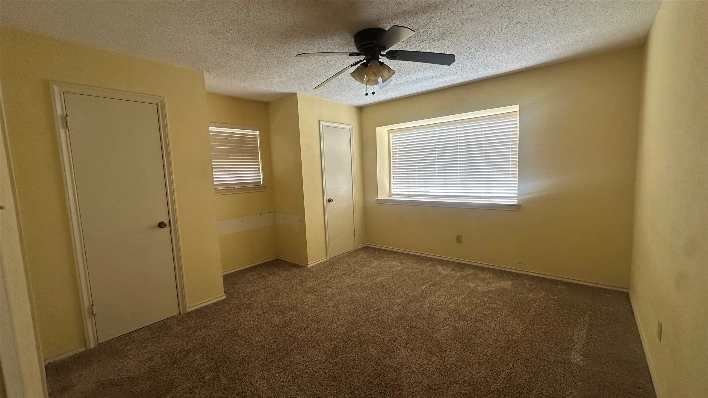 Unfurnished 3rd BR at front, 2 closets , CF, blinds