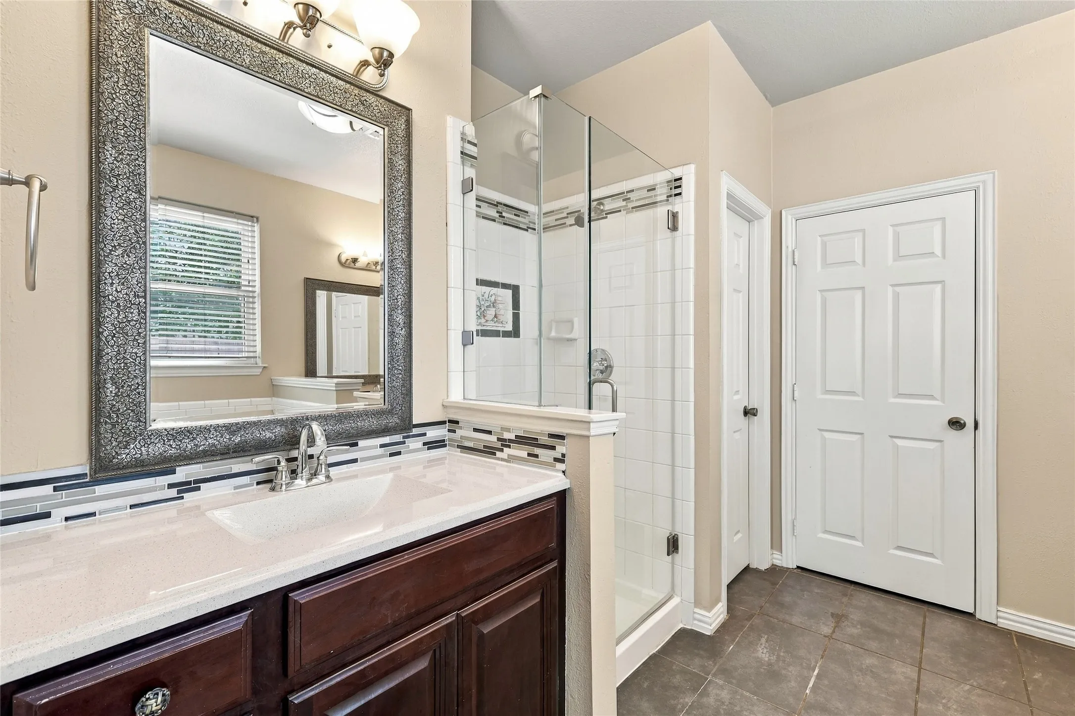 Single Family Residence For Sale in Collin County , 202 Devonshire Court, Mc Kinney, Texas 75071, 4 Bedroom, 3 Bathroom, 2 Garage spaces, 2,487 Sqft, built in 1997, mls#21407055, Real Estate Agent in Mc Kinney, Homes For Sale in Collin county, Homes For Sale in Mc Kinney, Realtor in Mc Kinney Texas, Real Estate Brokerage Independent Realty Texas, Luminita Cordes Realtor