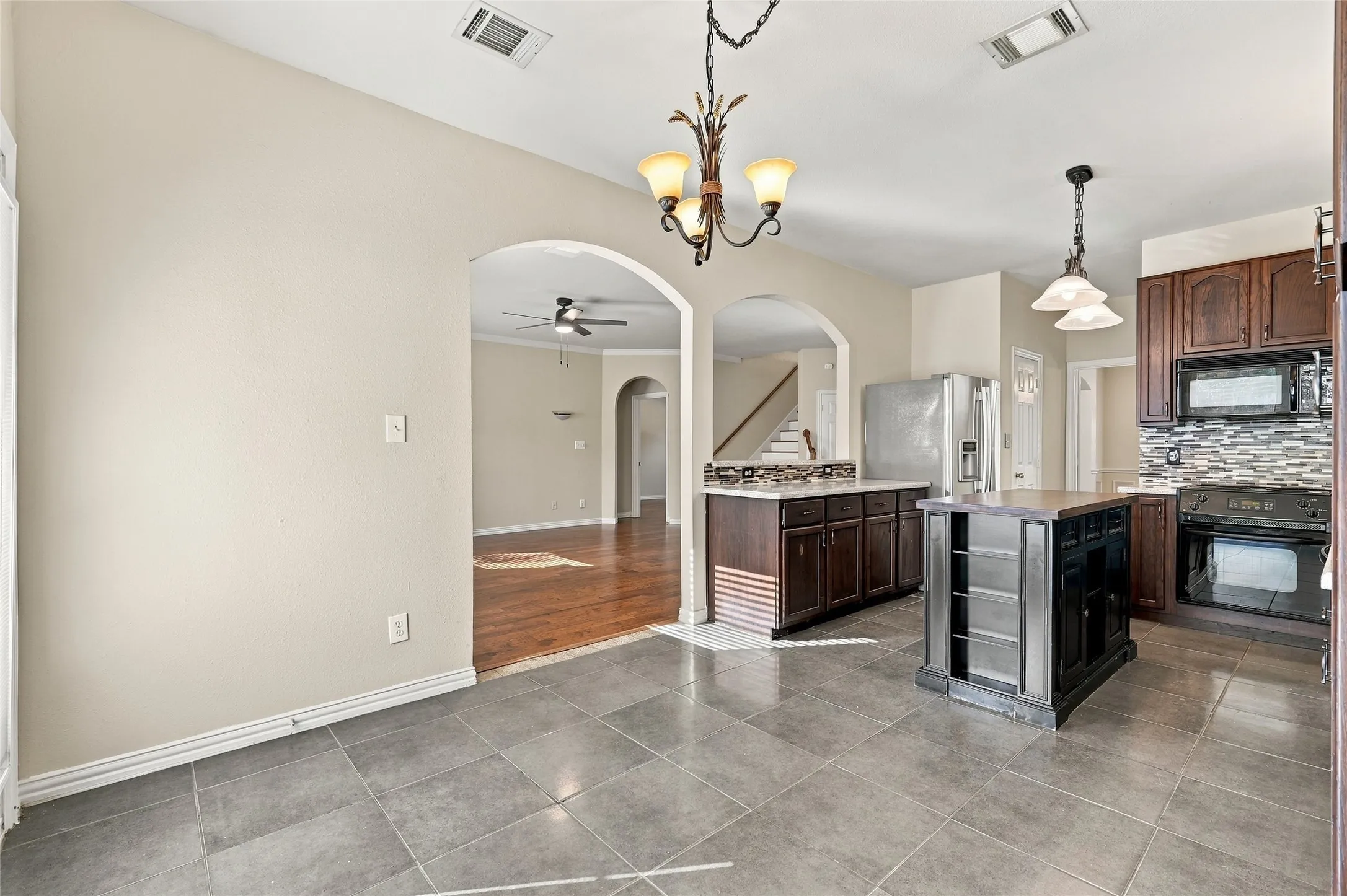 Single Family Residence For Sale in Collin County , 202 Devonshire Court, Mc Kinney, Texas 75071, 4 Bedroom, 3 Bathroom, 2 Garage spaces, 2,487 Sqft, built in 1997, mls#21407055, Real Estate Agent in Mc Kinney, Homes For Sale in Collin county, Homes For Sale in Mc Kinney, Realtor in Mc Kinney Texas, Real Estate Brokerage Independent Realty Texas, Luminita Cordes Realtor