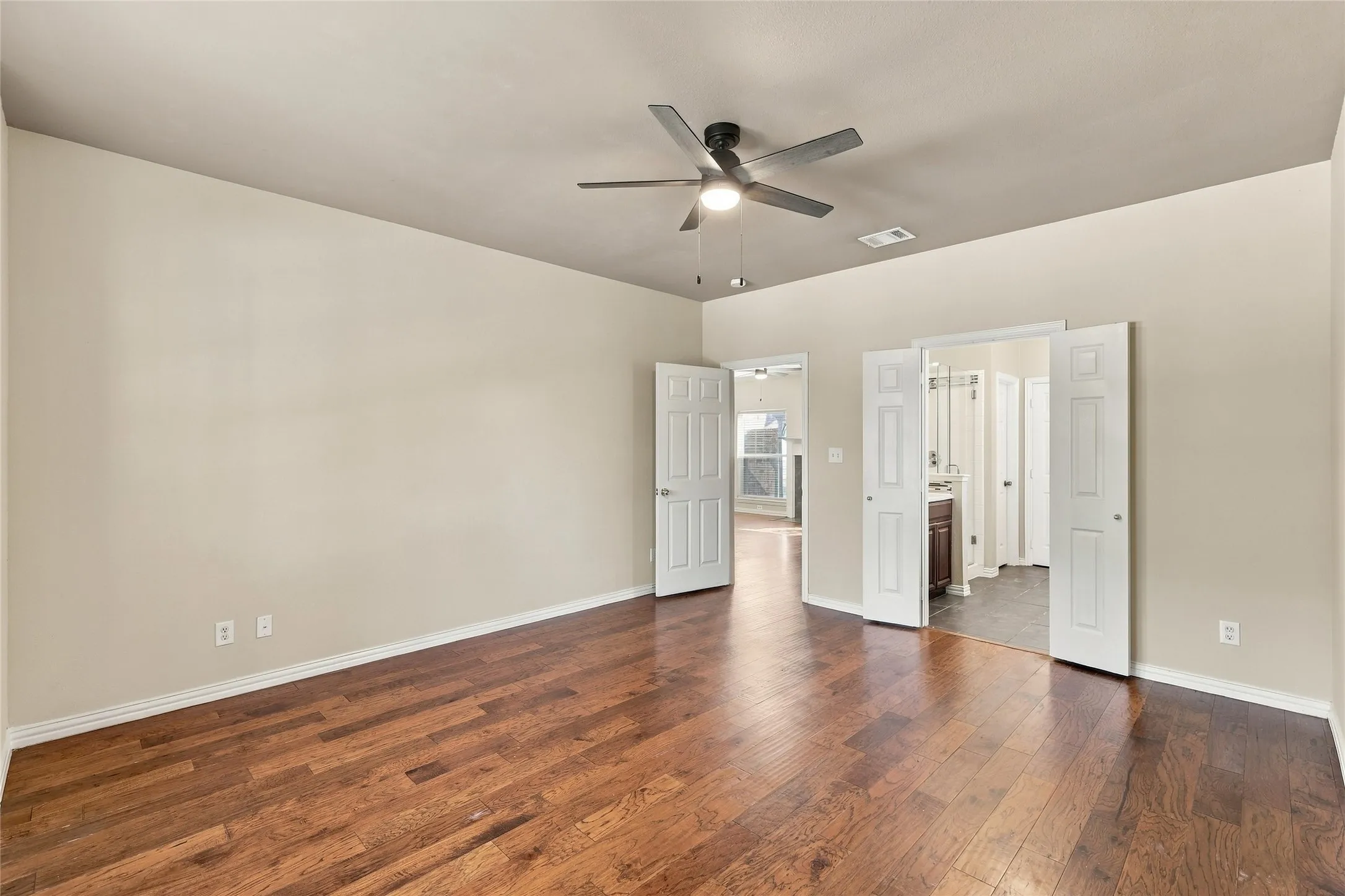 Single Family Residence For Sale in Collin County , 202 Devonshire Court, Mc Kinney, Texas 75071, 4 Bedroom, 3 Bathroom, 2 Garage spaces, 2,487 Sqft, built in 1997, mls#21407055, Real Estate Agent in Mc Kinney, Homes For Sale in Collin county, Homes For Sale in Mc Kinney, Realtor in Mc Kinney Texas, Real Estate Brokerage Independent Realty Texas, Luminita Cordes Realtor