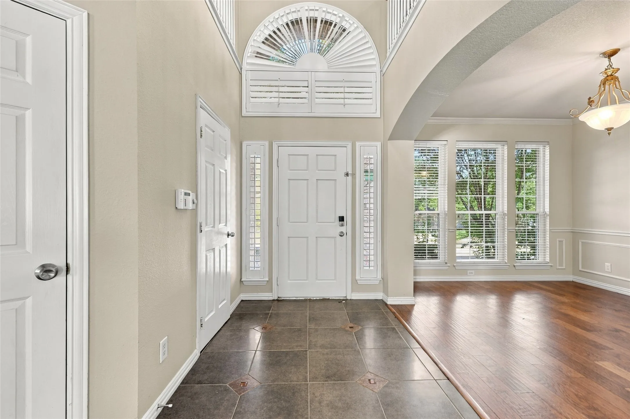 Single Family Residence For Sale in Collin County , 202 Devonshire Court, Mc Kinney, Texas 75071, 4 Bedroom, 3 Bathroom, 2 Garage spaces, 2,487 Sqft, built in 1997, mls#21407055, Real Estate Agent in Mc Kinney, Homes For Sale in Collin county, Homes For Sale in Mc Kinney, Realtor in Mc Kinney Texas, Real Estate Brokerage Independent Realty Texas, Luminita Cordes Realtor