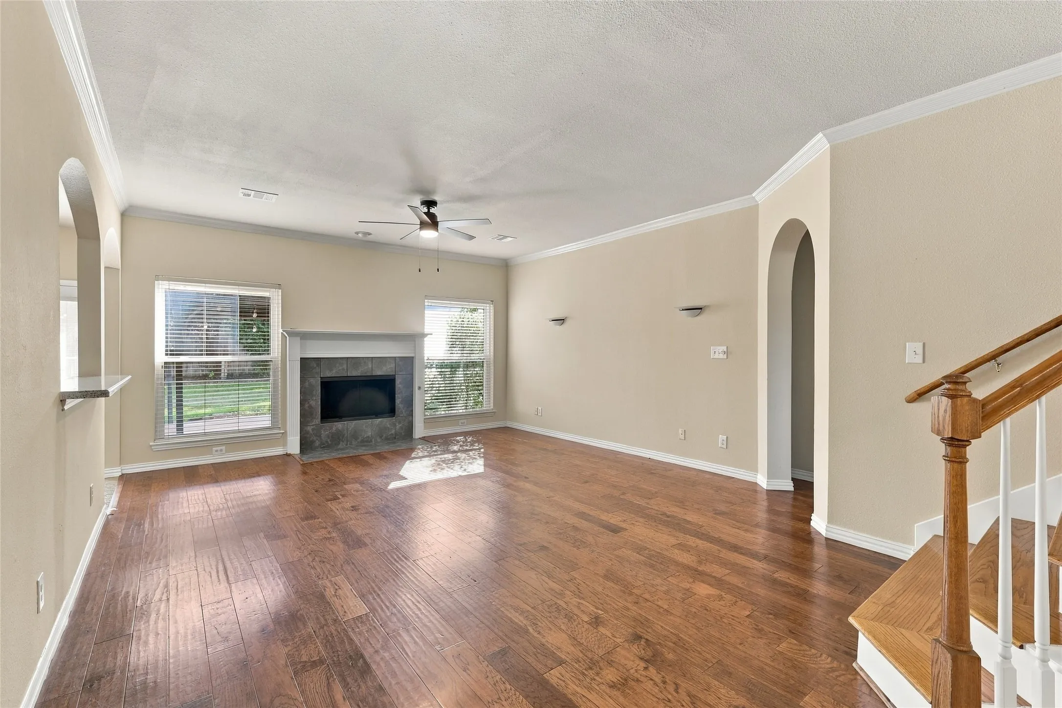 Single Family Residence For Sale in Collin County , 202 Devonshire Court, Mc Kinney, Texas 75071, 4 Bedroom, 3 Bathroom, 2 Garage spaces, 2,487 Sqft, built in 1997, mls#21407055, Real Estate Agent in Mc Kinney, Homes For Sale in Collin county, Homes For Sale in Mc Kinney, Realtor in Mc Kinney Texas, Real Estate Brokerage Independent Realty Texas, Luminita Cordes Realtor