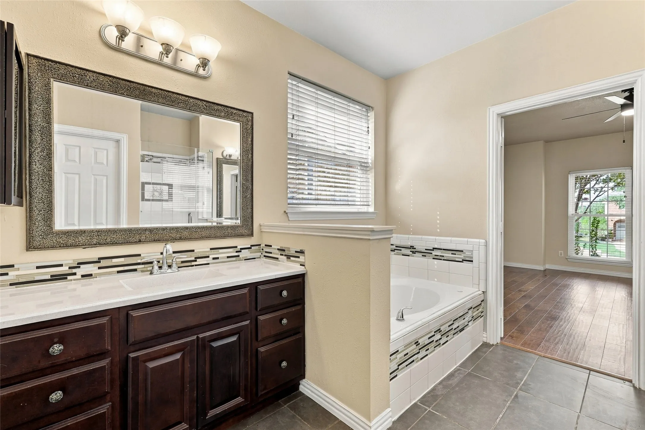 Single Family Residence For Sale in Collin County , 202 Devonshire Court, Mc Kinney, Texas 75071, 4 Bedroom, 3 Bathroom, 2 Garage spaces, 2,487 Sqft, built in 1997, mls#21407055, Real Estate Agent in Mc Kinney, Homes For Sale in Collin county, Homes For Sale in Mc Kinney, Realtor in Mc Kinney Texas, Real Estate Brokerage Independent Realty Texas, Luminita Cordes Realtor